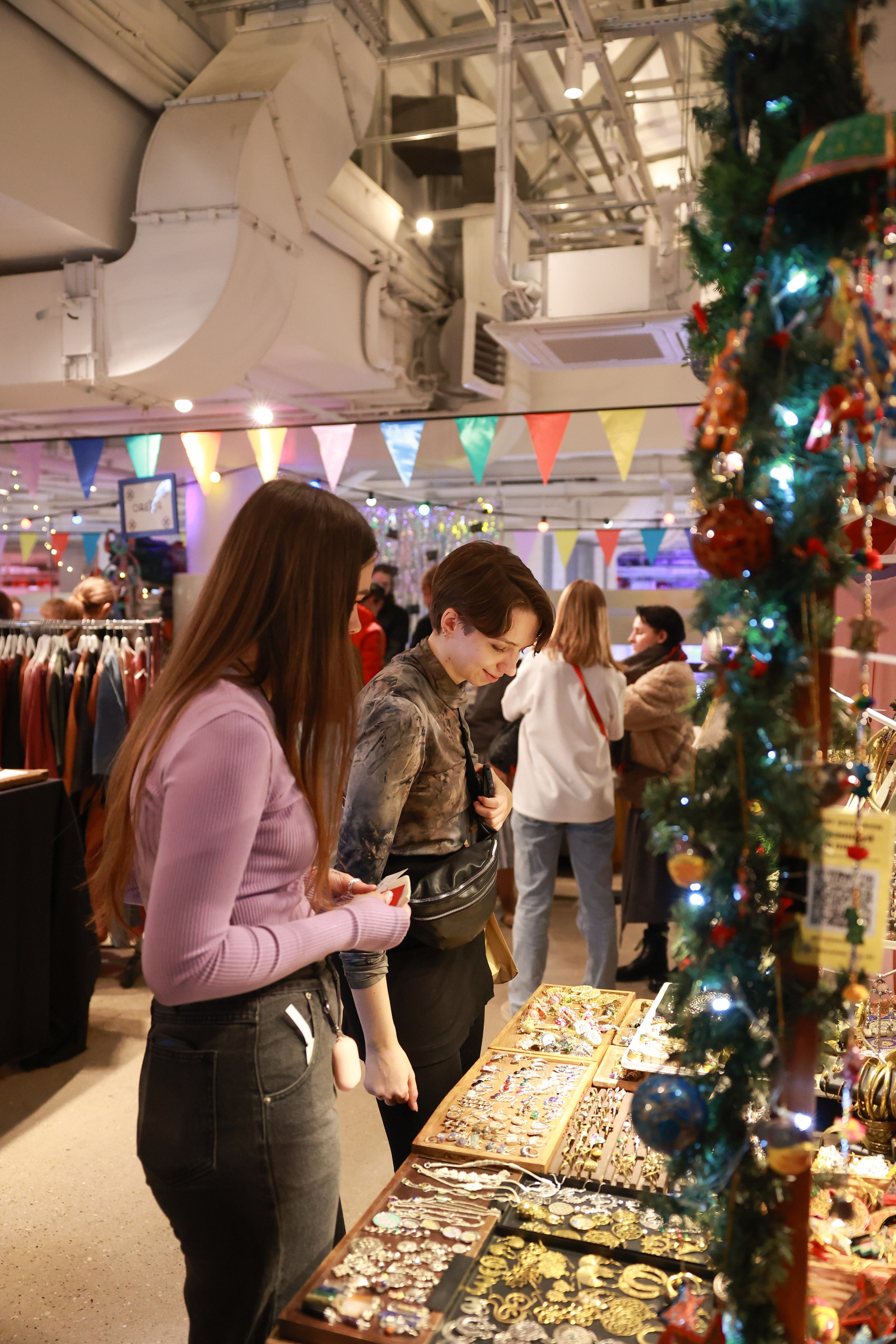 23–24 декабря 2023 в «Три вокзала. Депо» / День 1. Фотоотчеты «Ламбада-маркета»