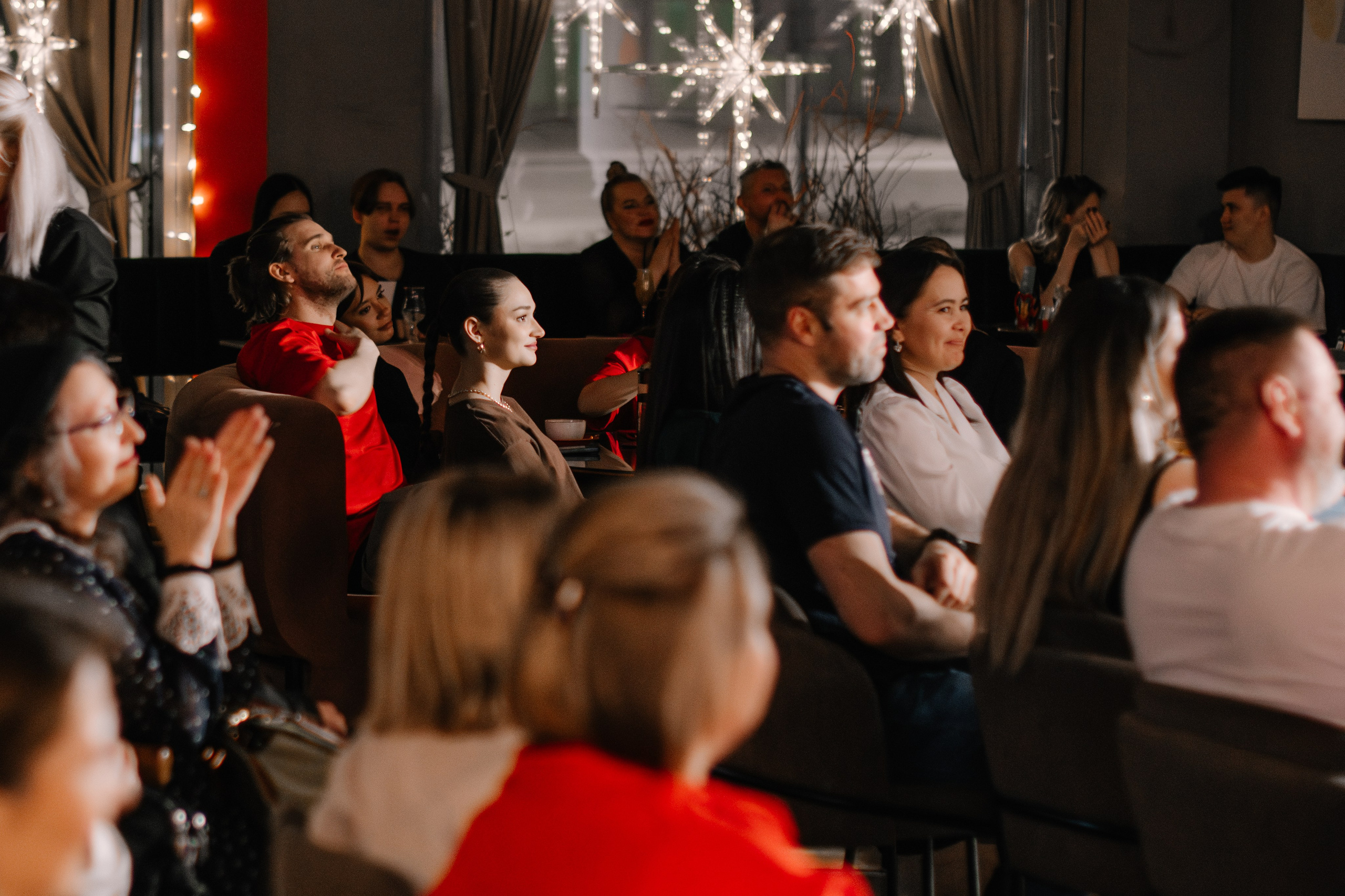 StandUp с Наташей Красновой. 1 апреля в Sketch. Фотограф в Челябинске Любовь Денисенко