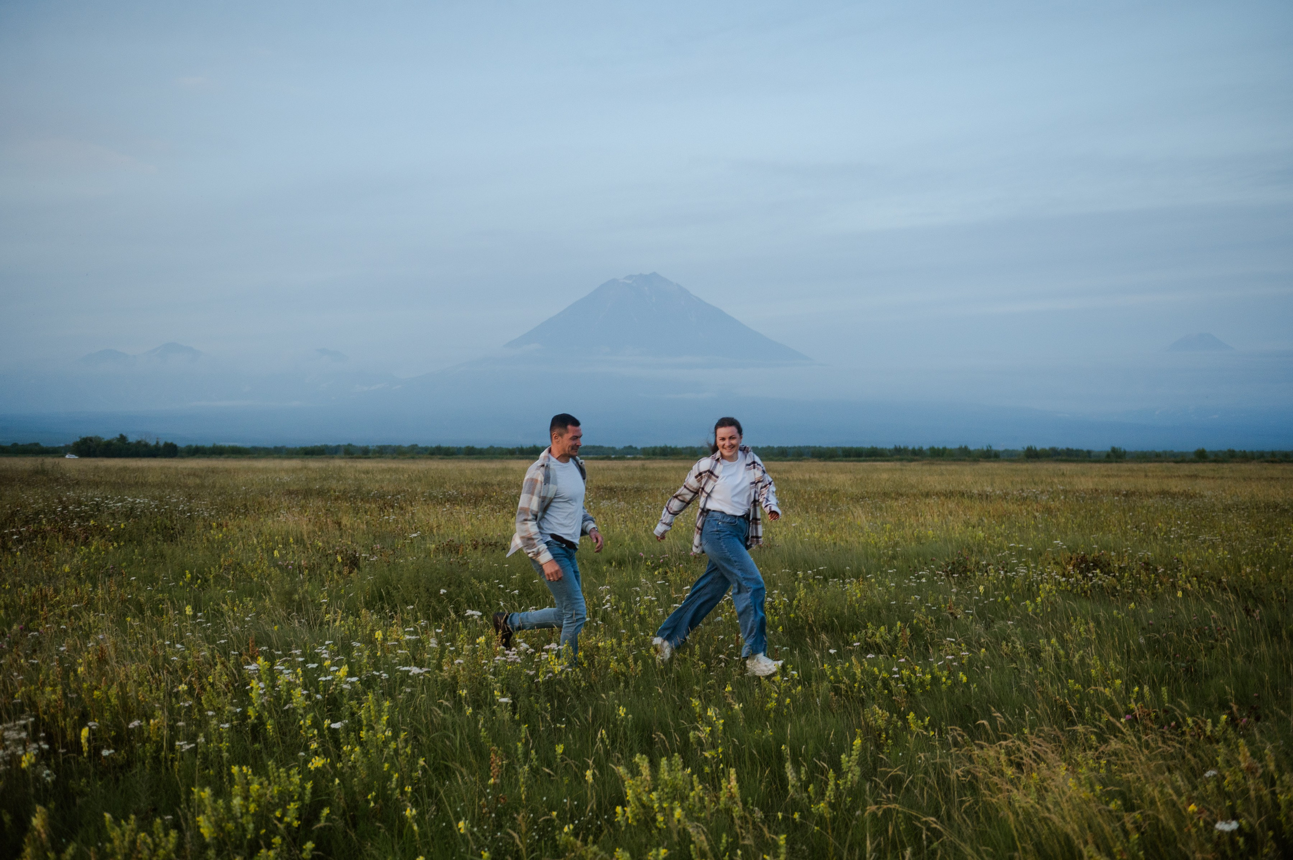 На закате с вулканами. Свадебный и семейный фотограф Камчатка. Фотограф Камчатка