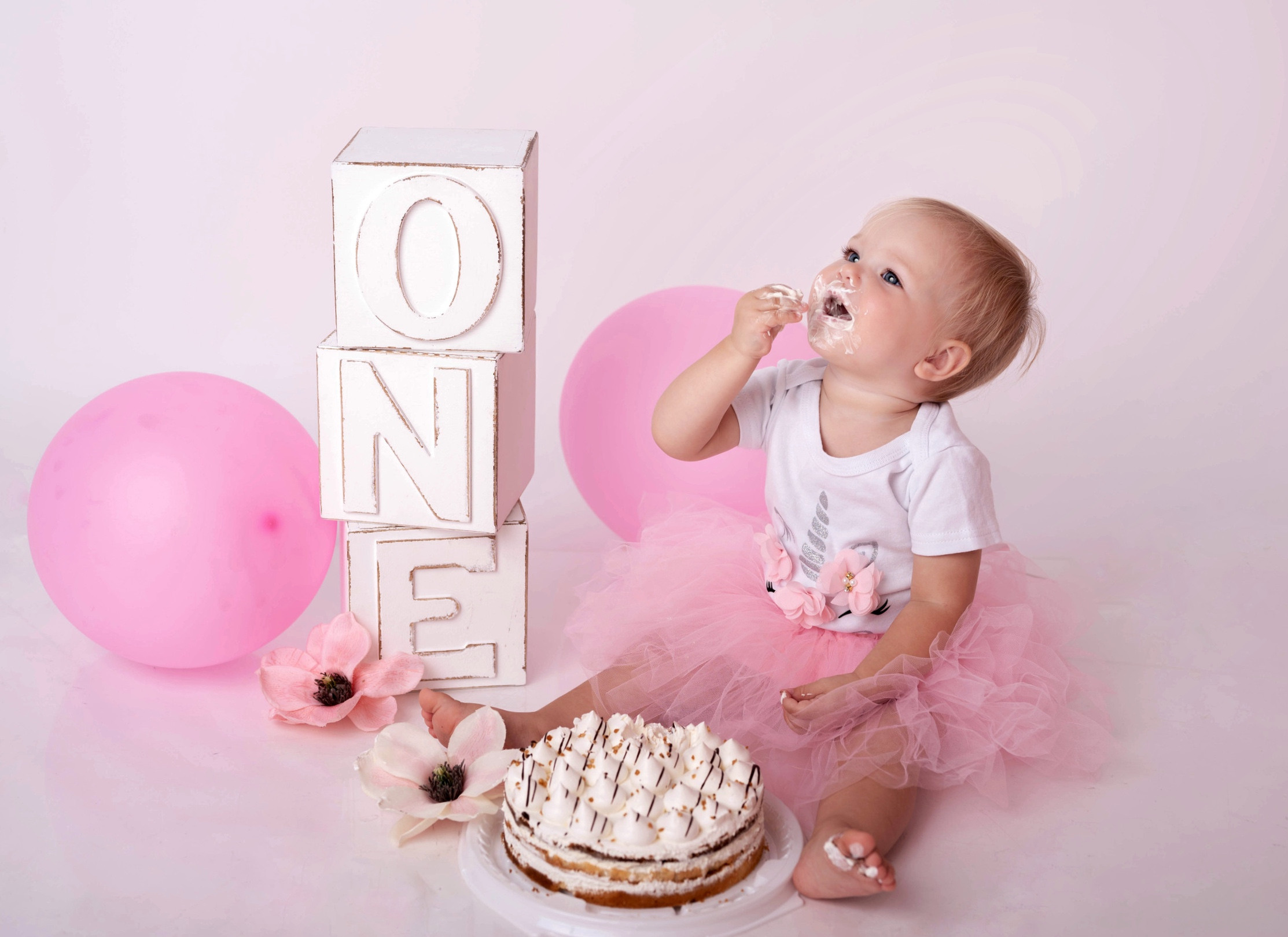Фотосессия на годик для девочки. Фотосессия на годик в Москве. Фотограф годовасия