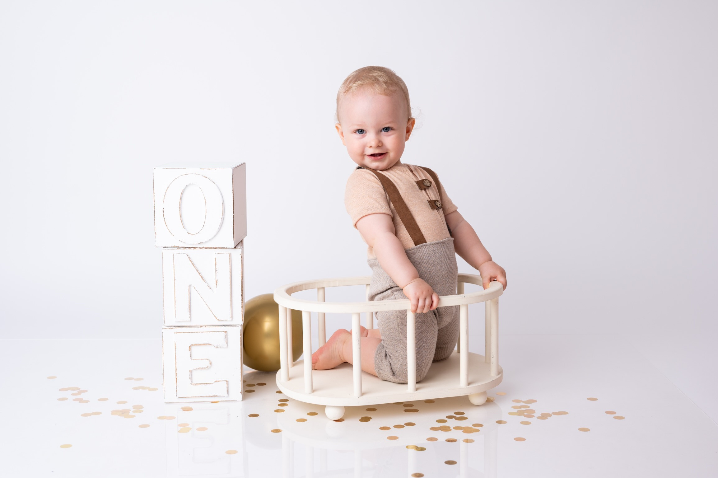 Фотосессия на годик для мальчика. Фотосессия на годик в Москве. Фотограф годовасия