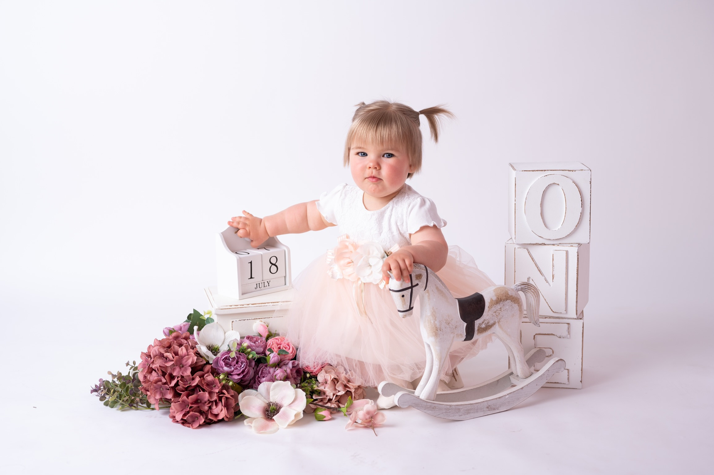 Фотосессия на годик для девочки. Фотосессия на годик в Москве. Фотограф годовасия