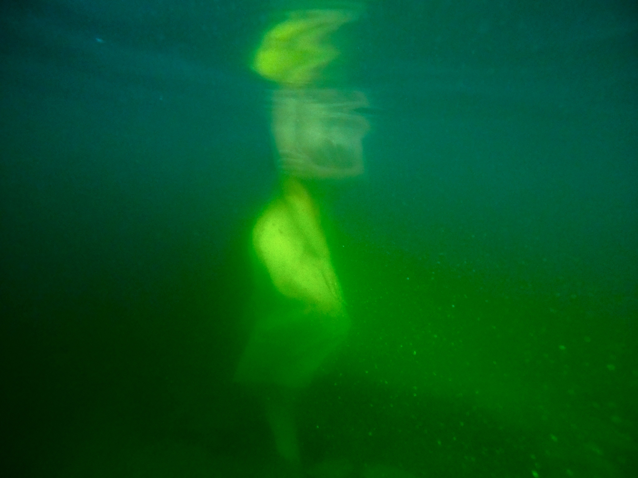 Вода и Оля. Фотограф Коробова Екатерина