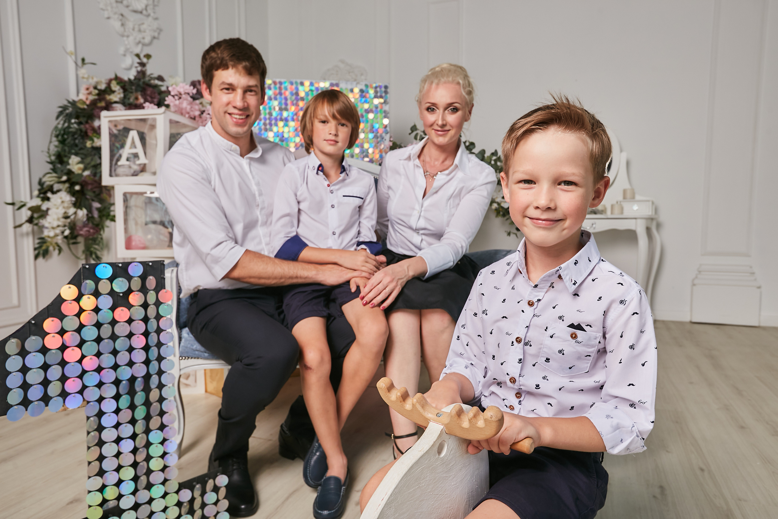 Володя, Юля и дети