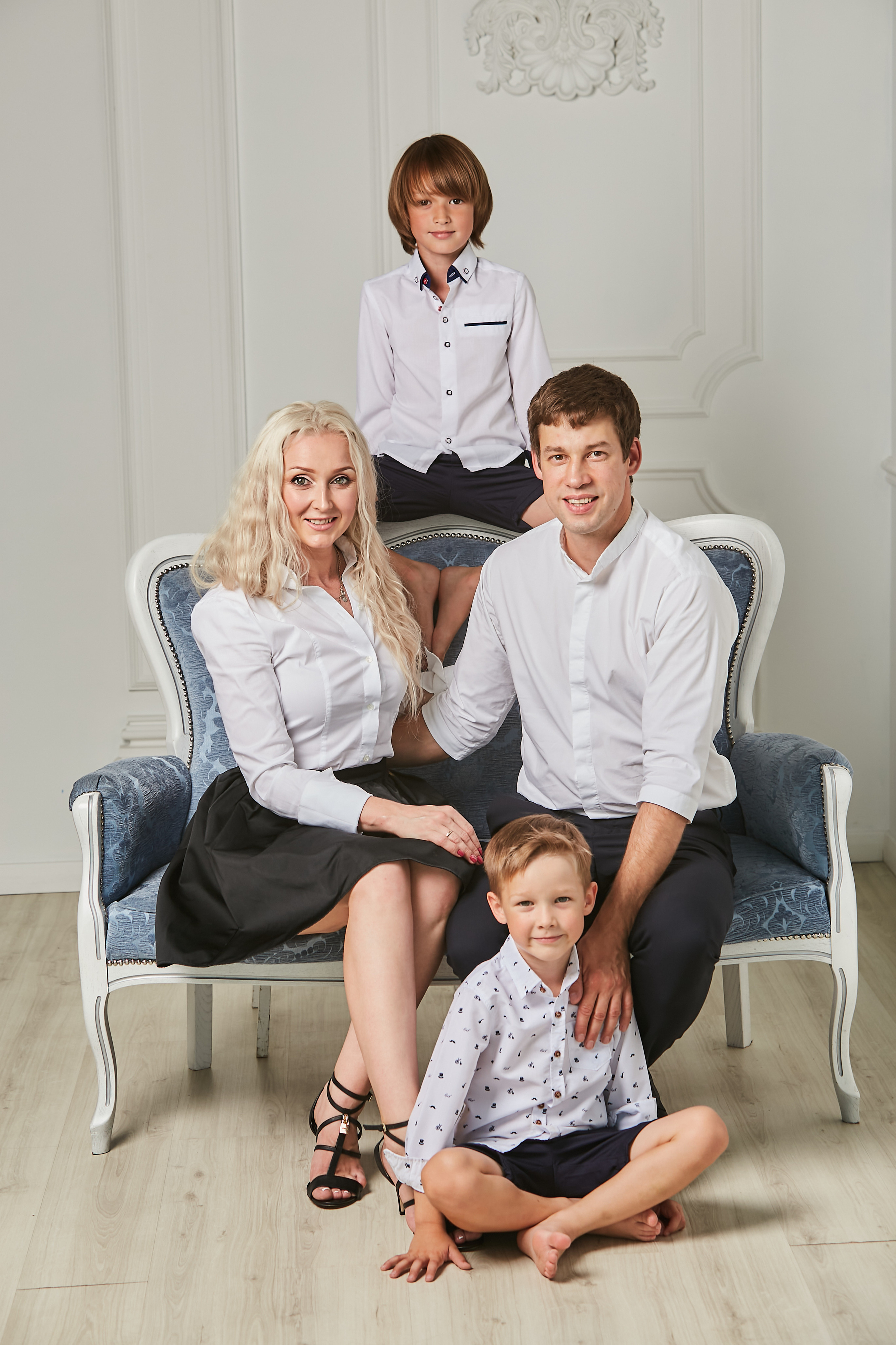 Володя, Юля и дети