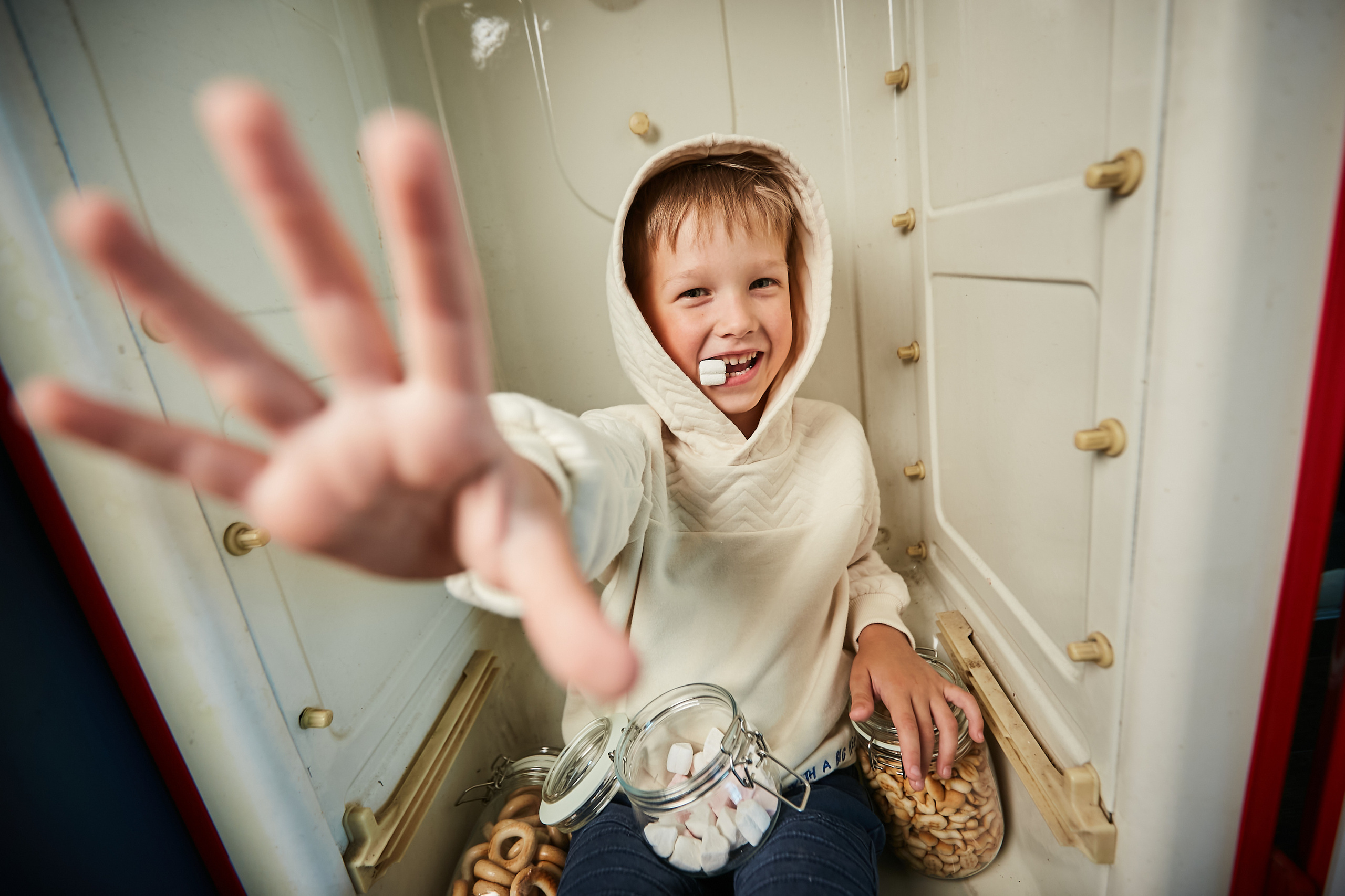 Володя, Юля и дети