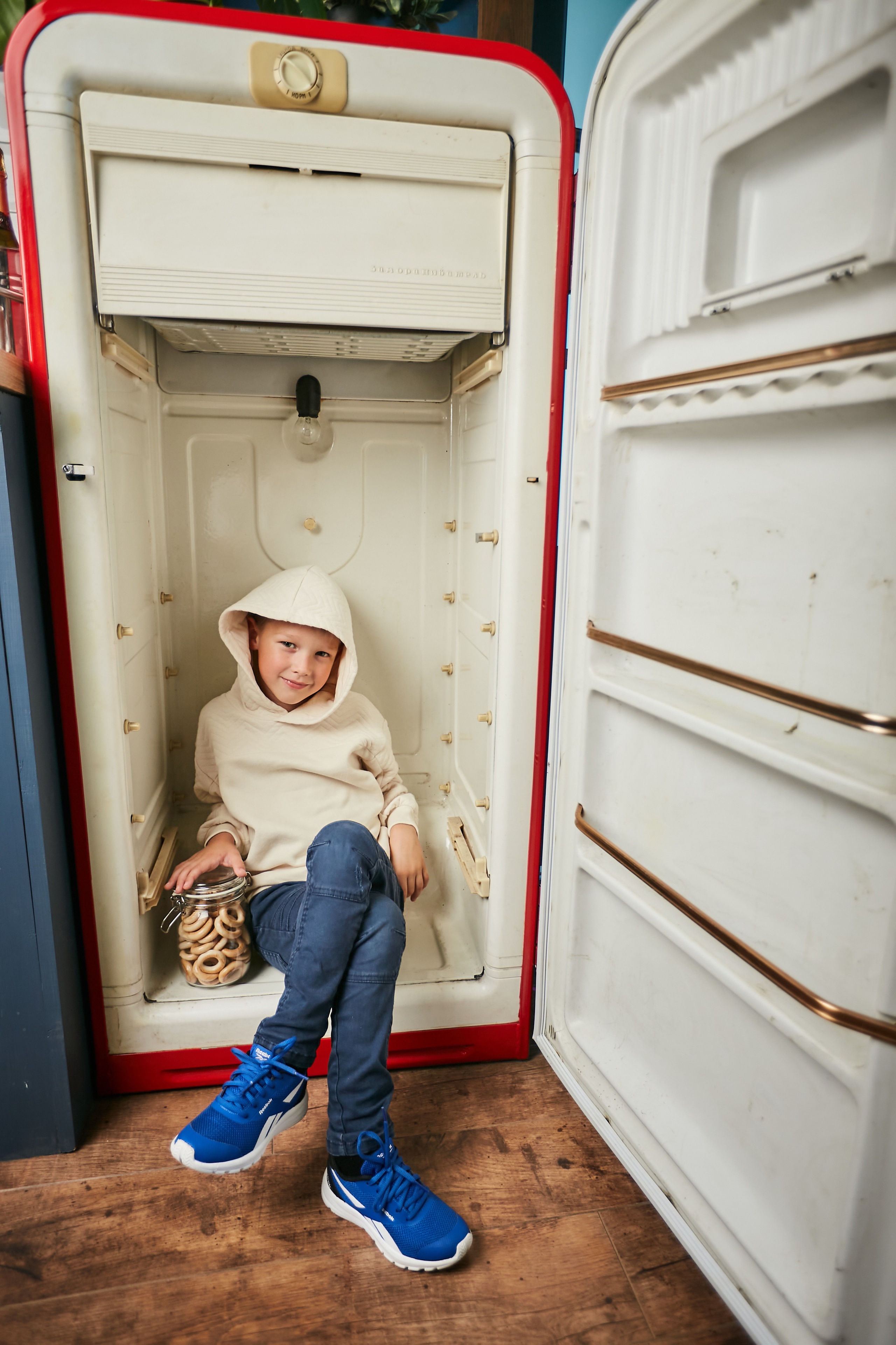 Володя, Юля и дети