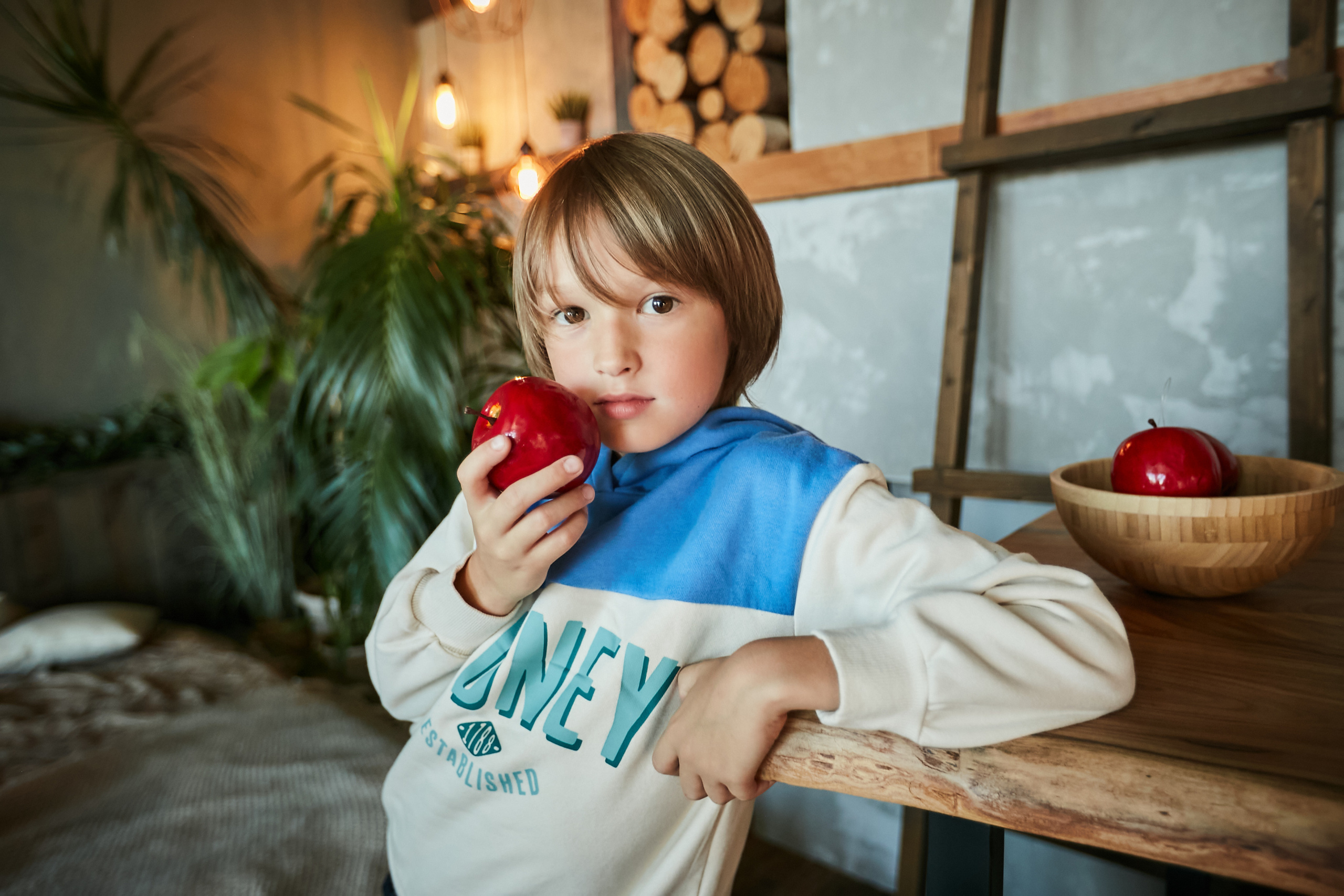 Володя, Юля и дети