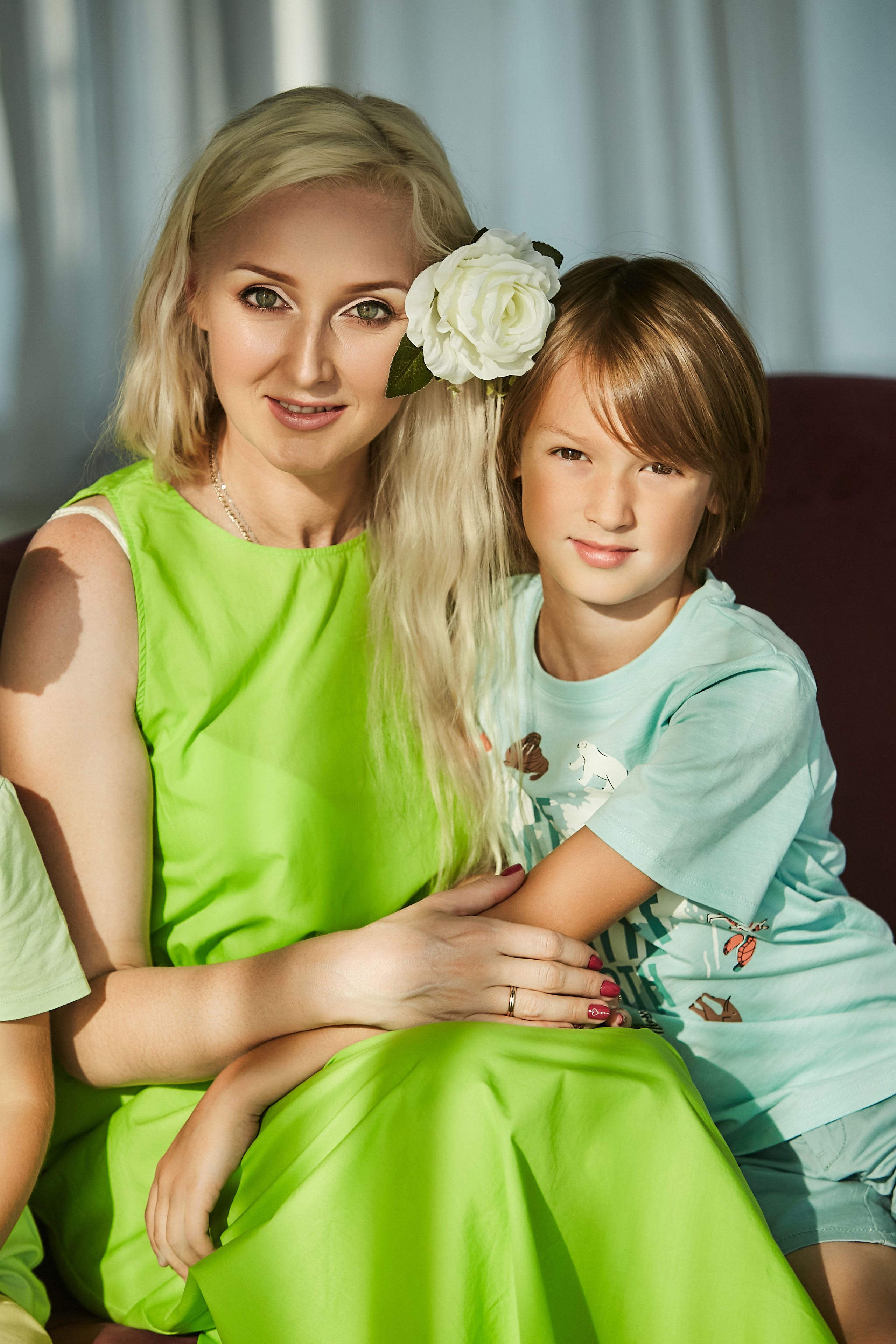 Володя, Юля и дети