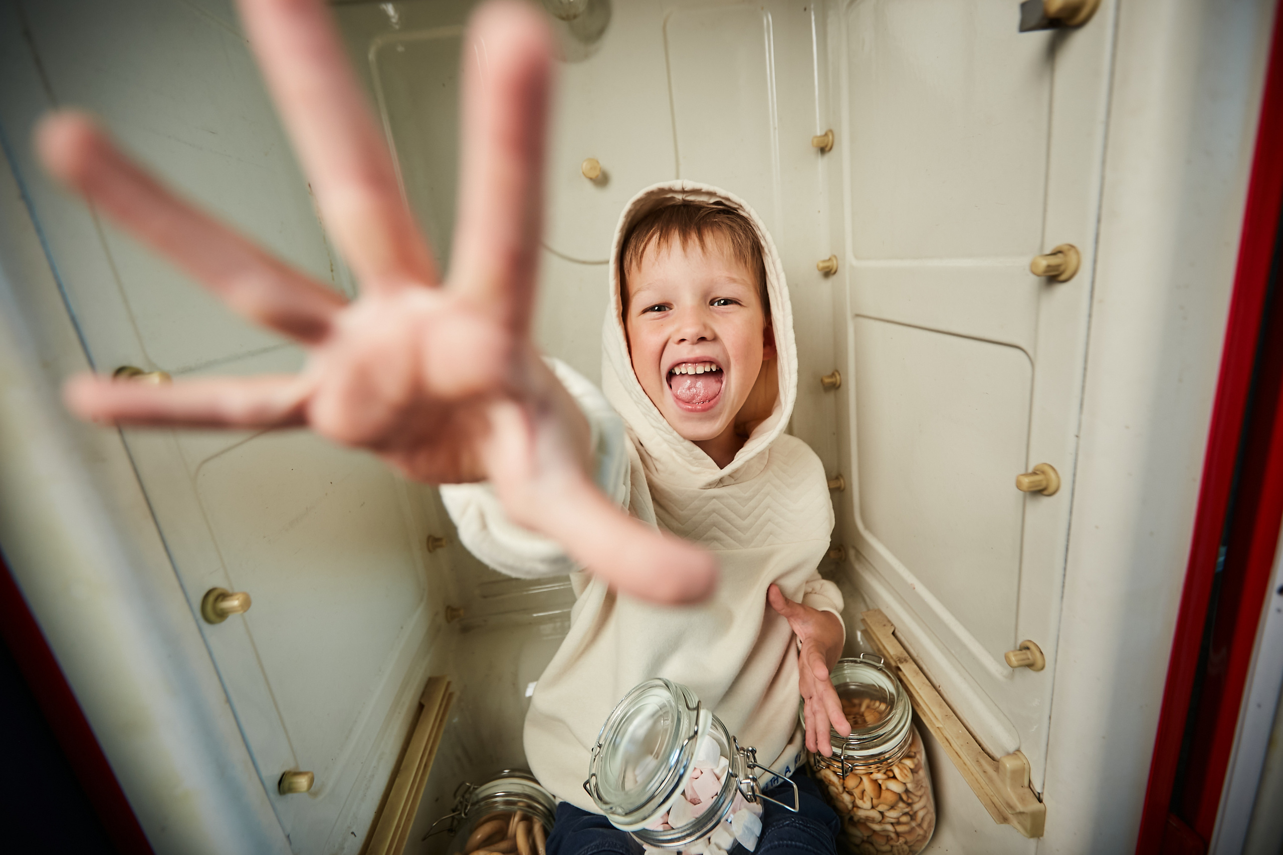 Володя, Юля и дети