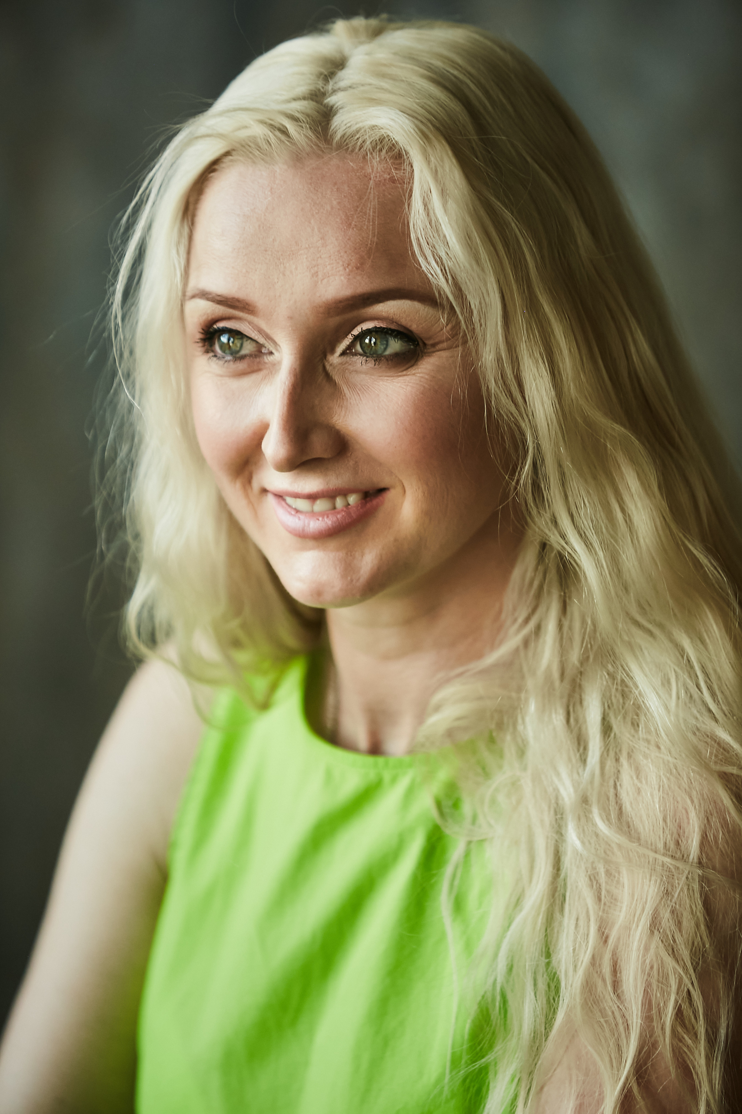 Володя, Юля и дети