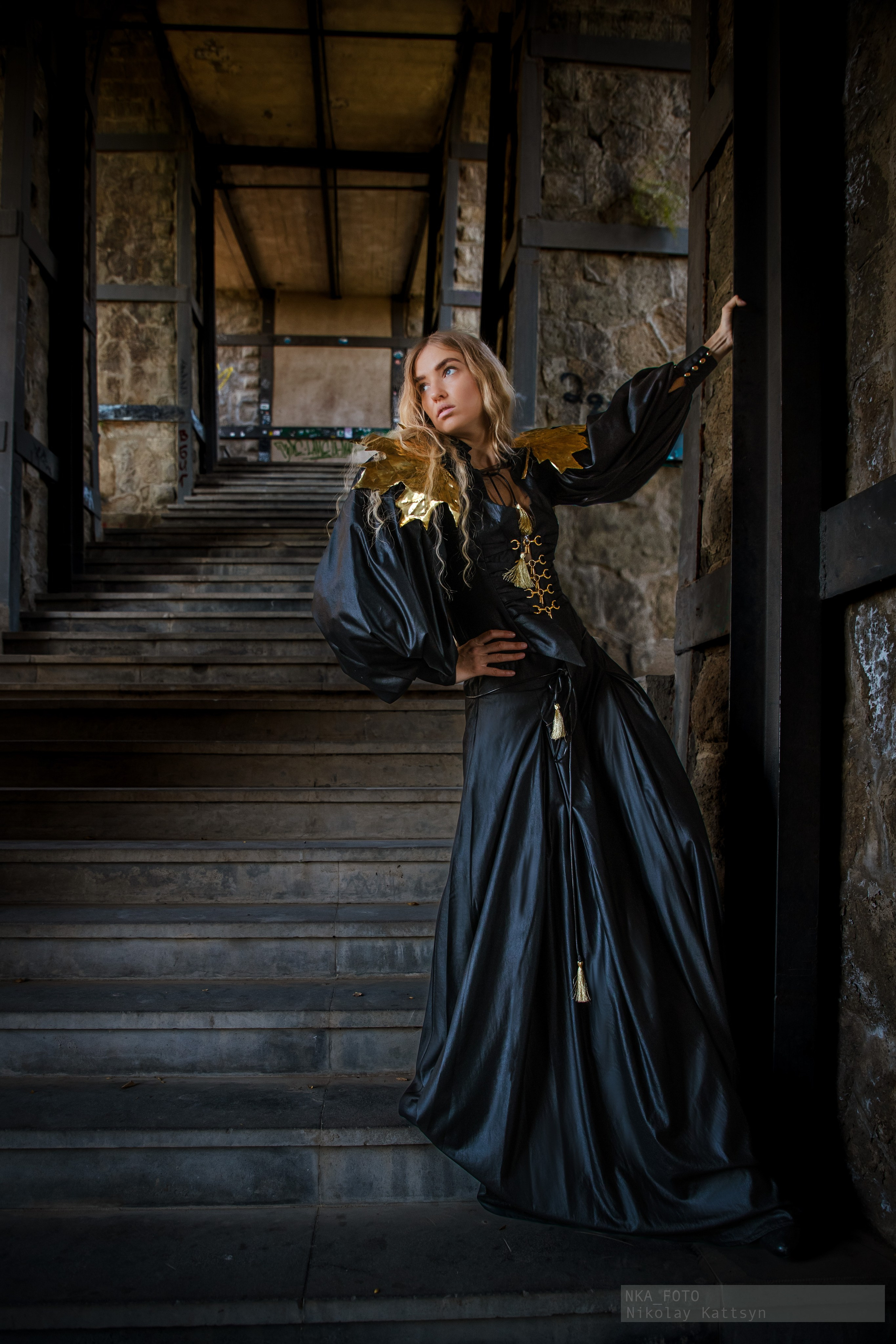 Ступени в Тбилиси годятся для фэшн съемки. Фотограф в Москве портреты | репортажи | спорт