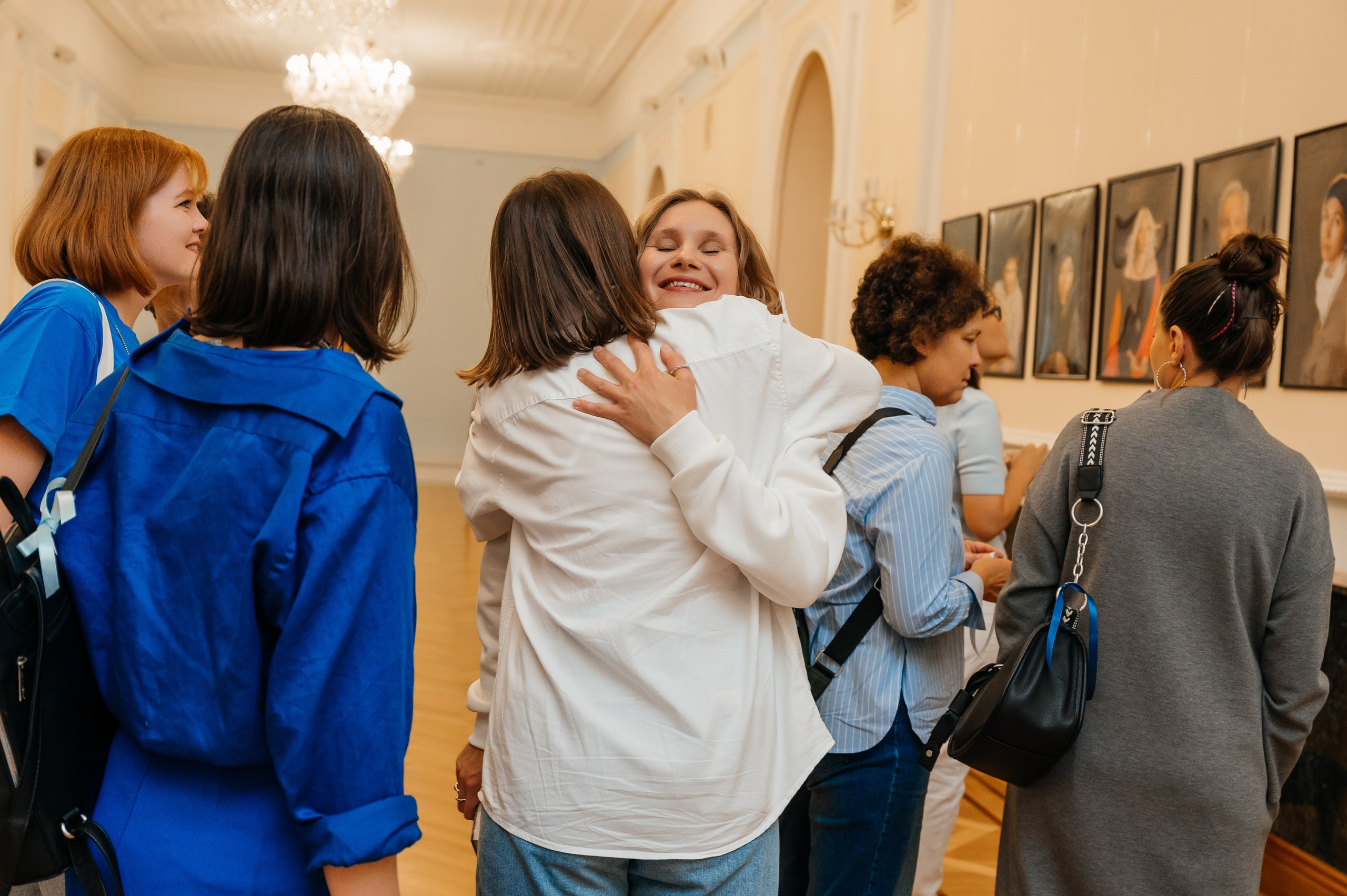 Открытие выставки Кати Васильевой в Молодежном театре. Wedding and family photographer USA