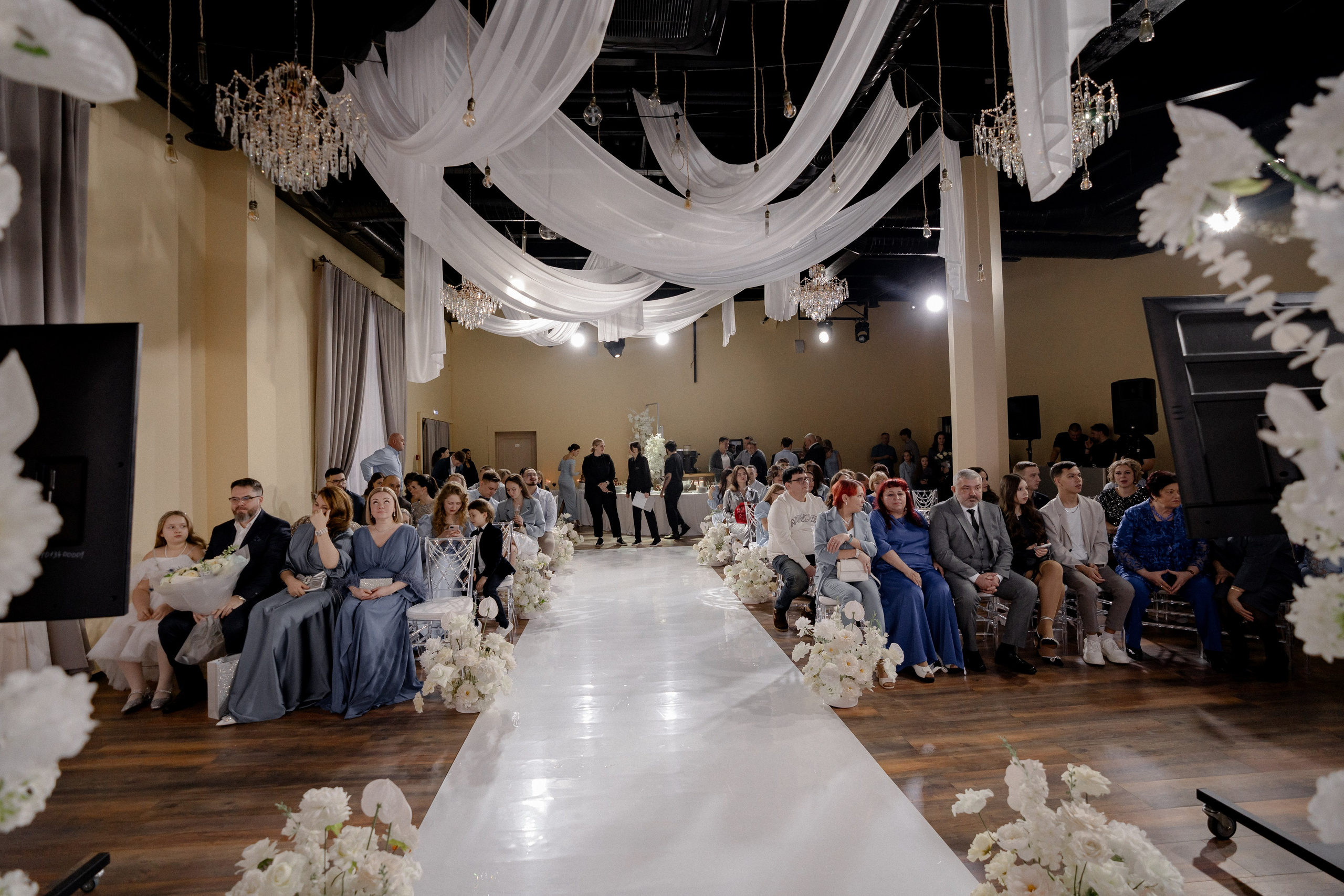 СВАДЕБНАЯ СЬЕМКА СБОРОВ В ОТЕЛЕ И ВЫЕЗД НА ЦЕРЕМОНИЮ (СНЯТО В СИБИРЕ В НИЖНЕВАРТОВСКЕ). Профессиональный фотограф, Санкт-Петербург — Виктория Богомолова