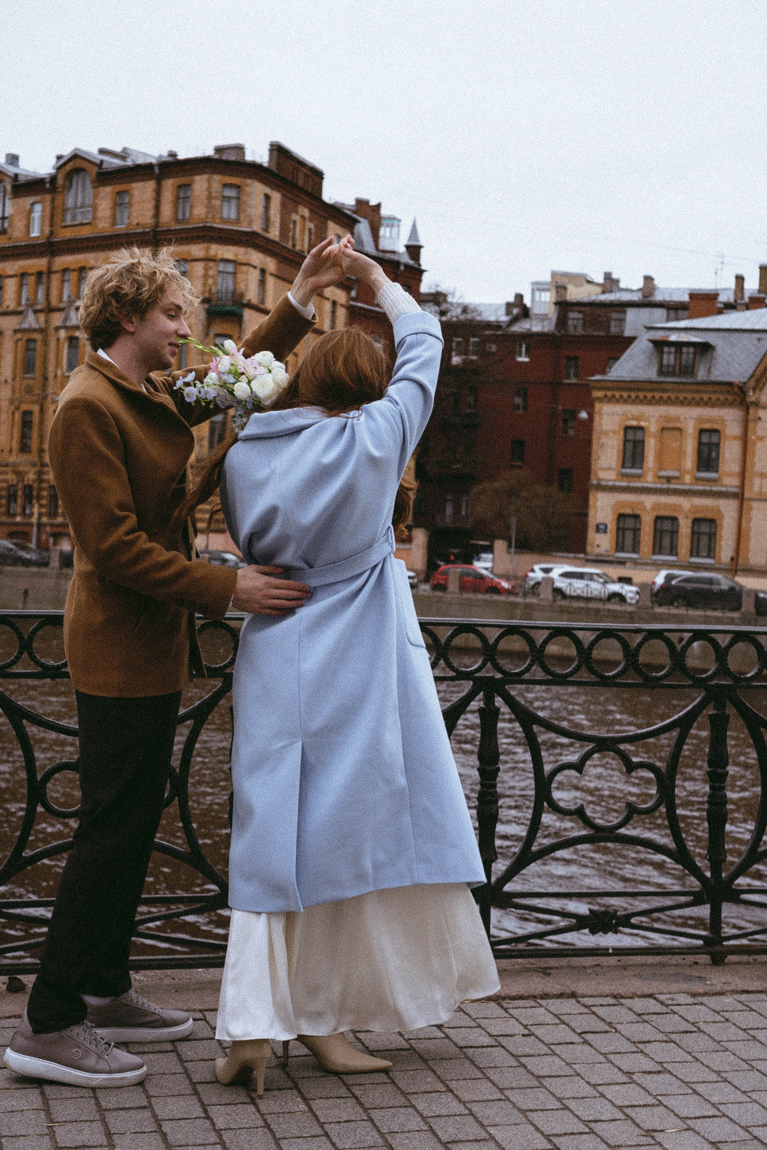 СВАДЕБНАЯ СЬЕМКА В ОТЕЛЕ. СБОРЫ ЖЕНИХА И НЕВЕСТЫ И ТАКЖЕ ТОР И ПОДГОТОВКА К ПРОГУЛКЕ И ПРОГУЛКА ПО ПЕТРОГРАДКЕ. Профессиональный фотограф, Санкт-Петербург — Виктория Богомолова