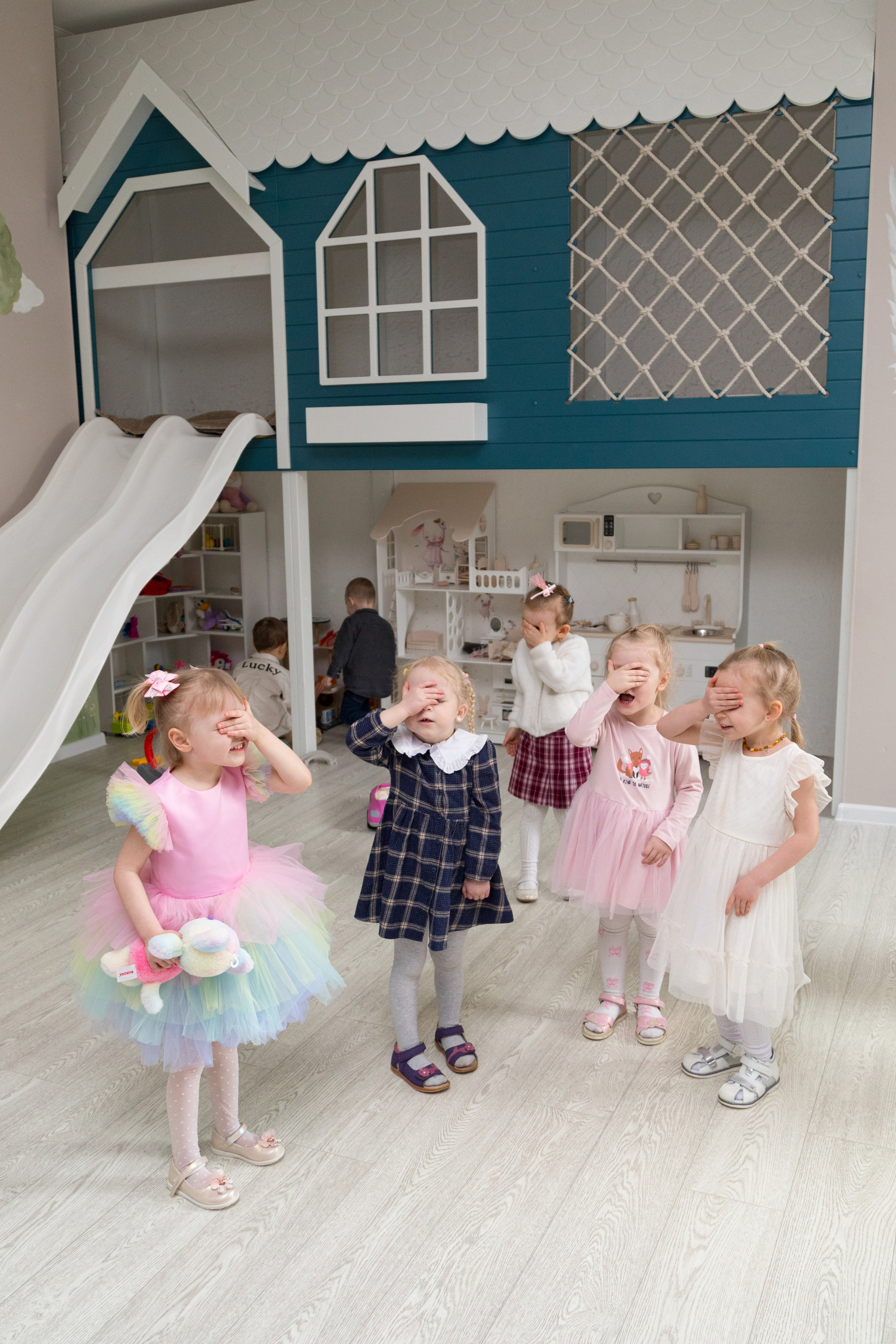 День рождения Сияны, 4 года, детский игровой центр Mimiloft. Детский и контент фотограф Надя Волкова Санкт-Петербург