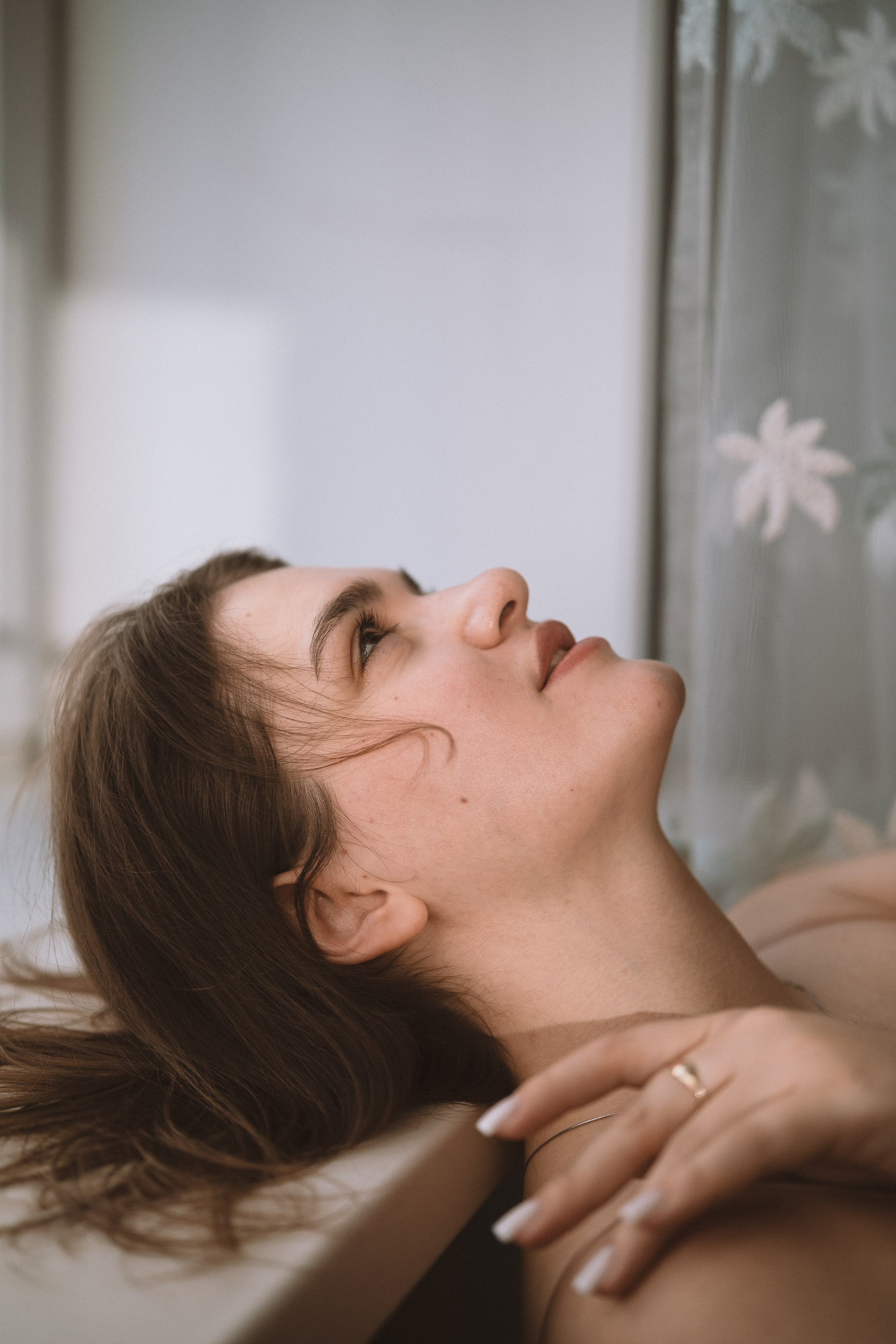 Женская портретная фотосессия дома. Фотограф в Чите Анна Камратова. Помогу Вам создать историю, в которой Вы — главный герой!