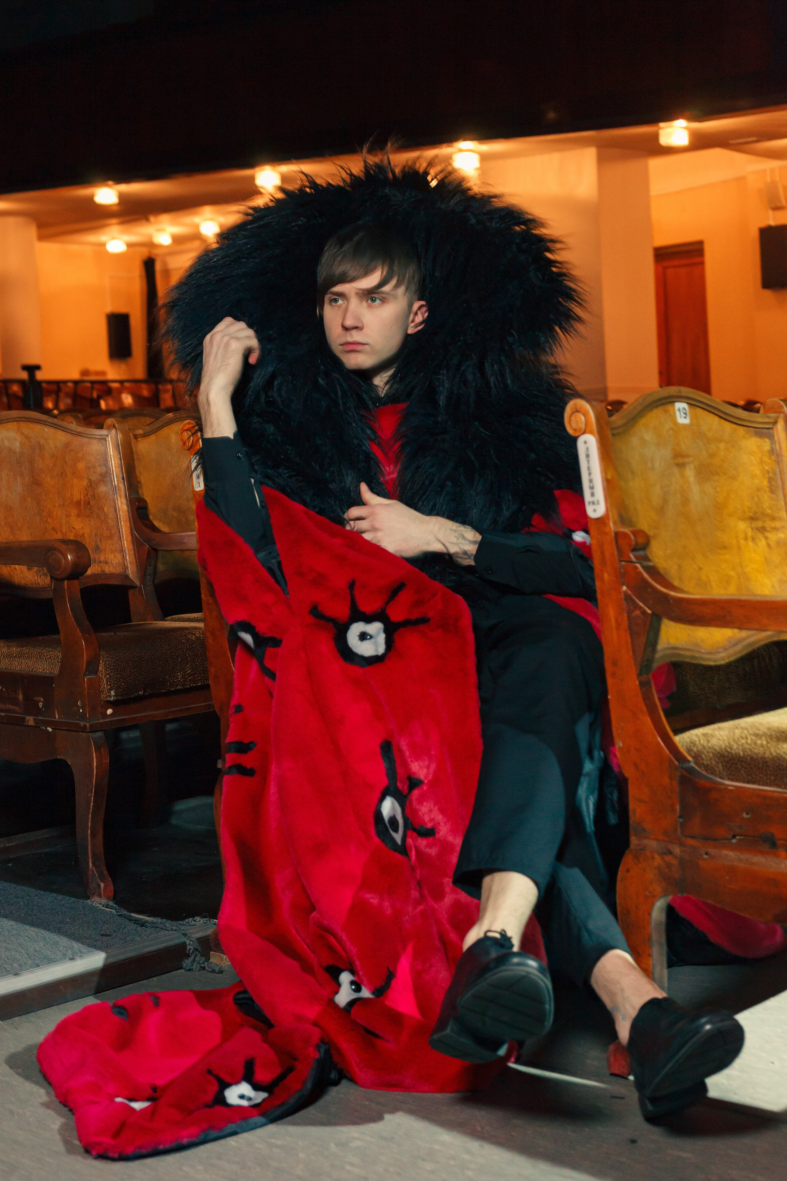 Шуба. Трон. Театр. Фотограф в Санкт — Петербурге Валерий Гаухман