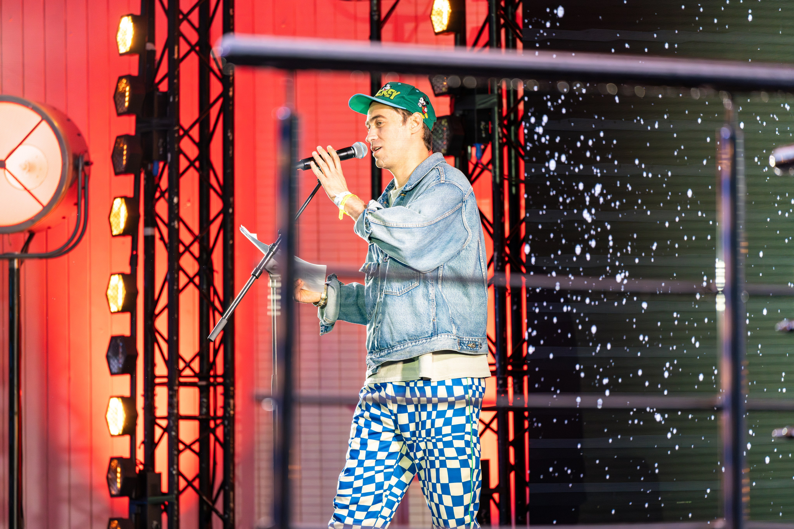 Беспринципные чтения Александра Цыпкина в саду Эрмитаж