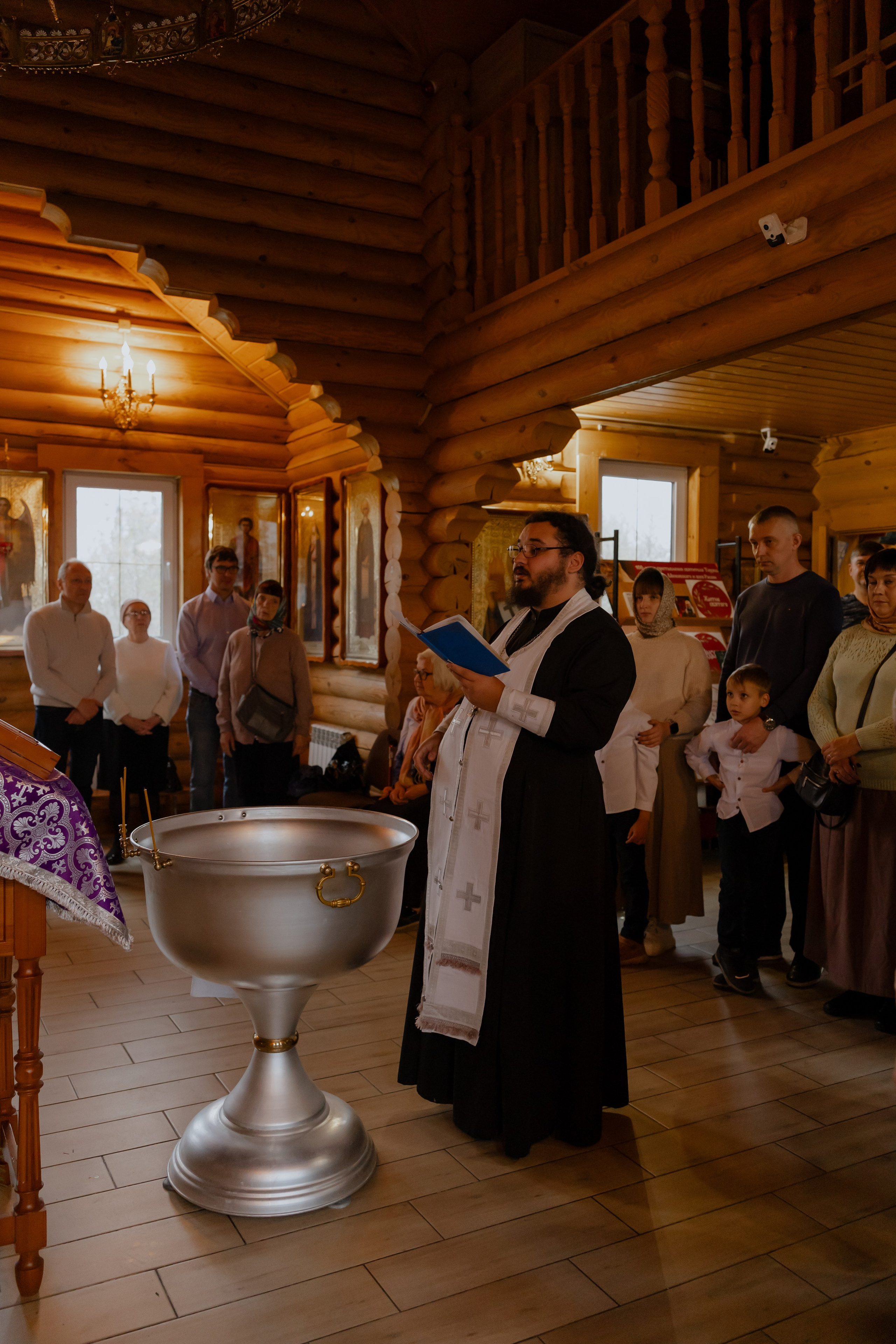 Крещение в храме Георгия Победоносца. Фотограф в Новосибирске Екатерина Васильева