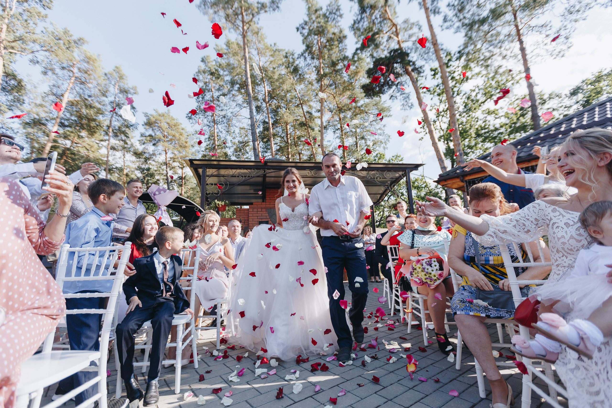 Свадебная фото и видео съёмка полного дня в Гомеле на усадьбе Качье. Свадебный семейный фотограф и видеограф Гомель Минск Беларусь Европа