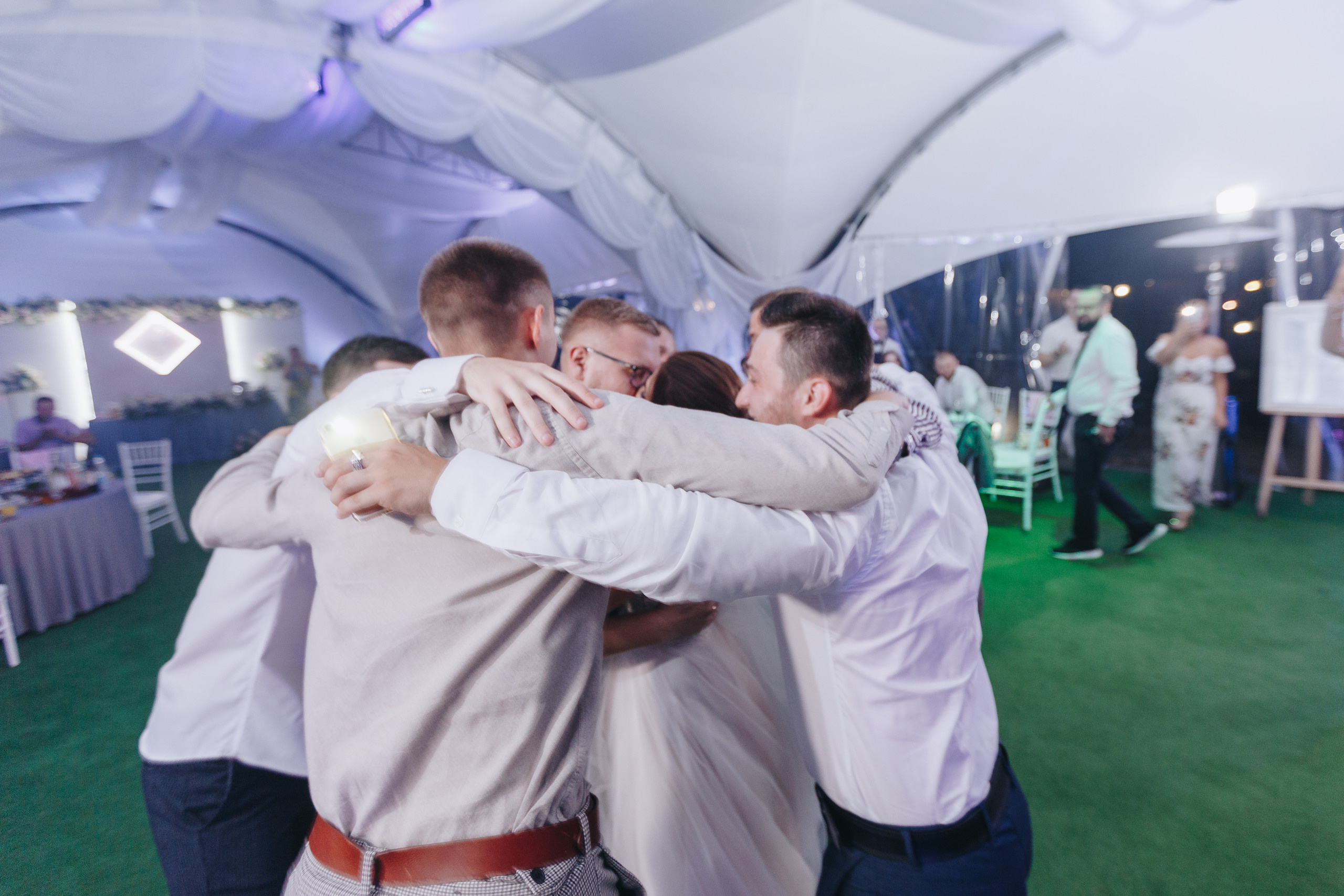 Свадебная фото и видео съёмка полного дня в Гомеле на усадьбе Качье. Свадебный семейный фотограф и видеограф Гомель Минск Беларусь Европа