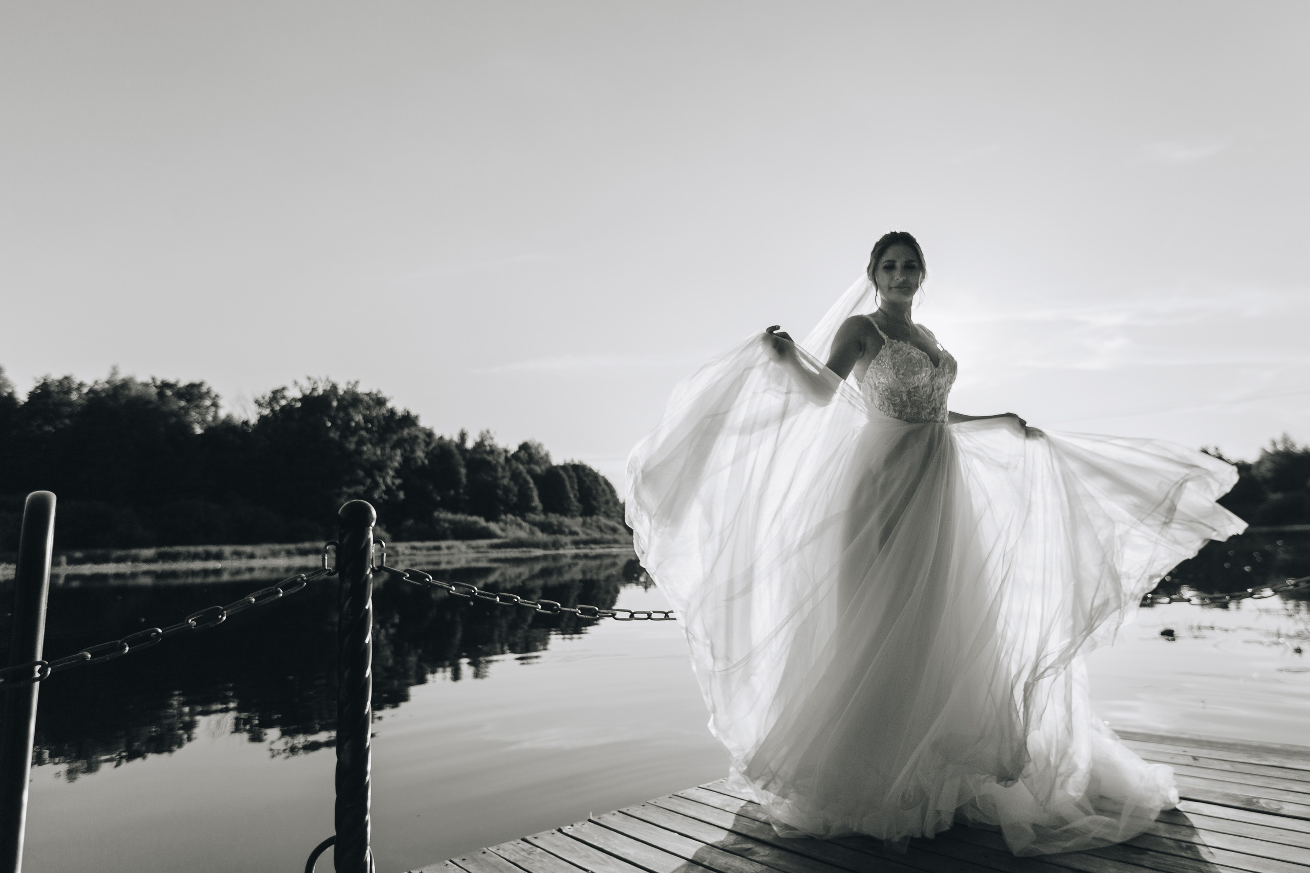 Свадебная фото и видео съёмка полного дня в Гомеле на усадьбе Качье. Свадебный семейный фотограф и видеограф Гомель Минск Беларусь Европа