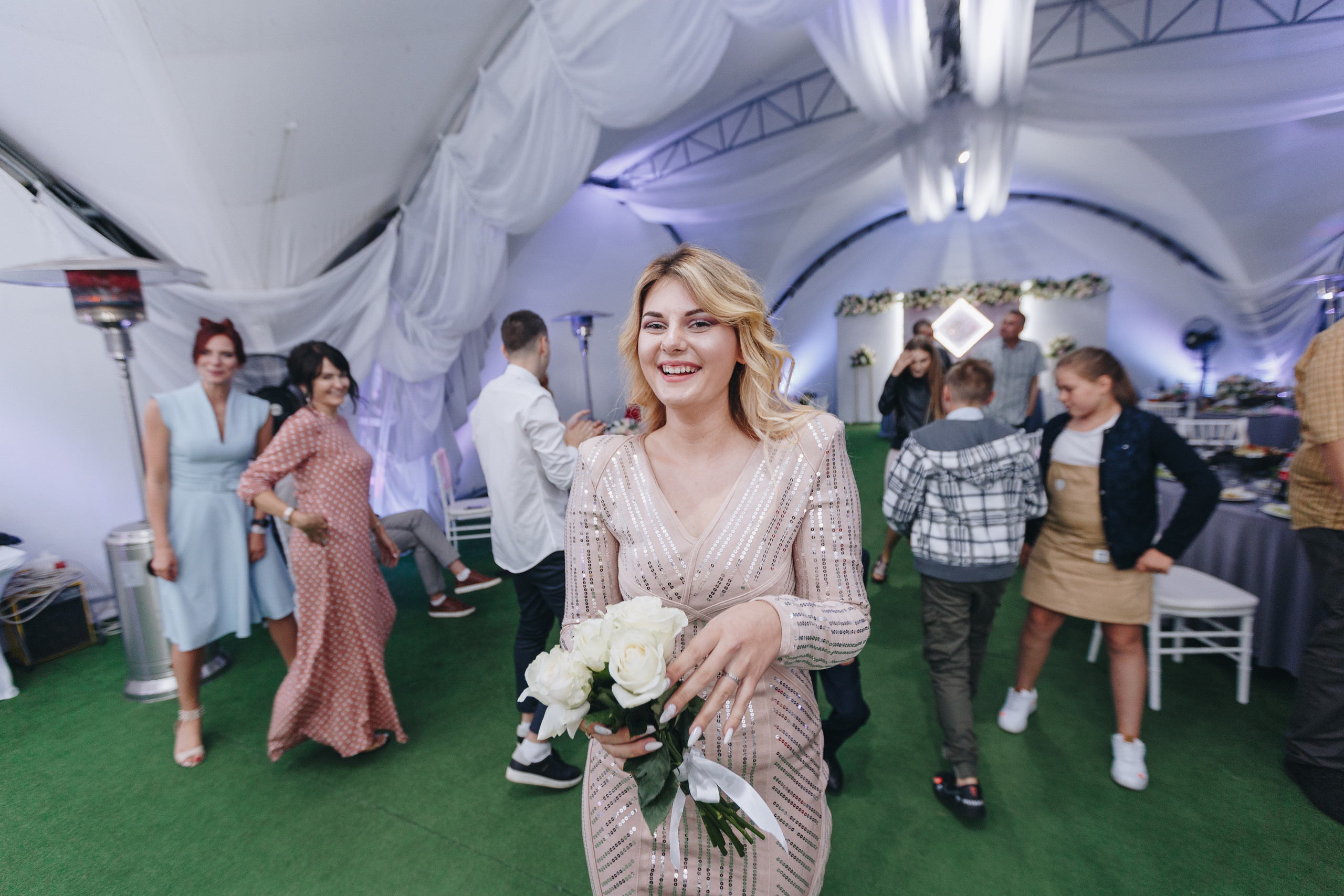 Свадебная фото и видео съёмка полного дня в Гомеле на усадьбе Качье. Свадебный семейный фотограф и видеограф Гомель Минск Беларусь Европа