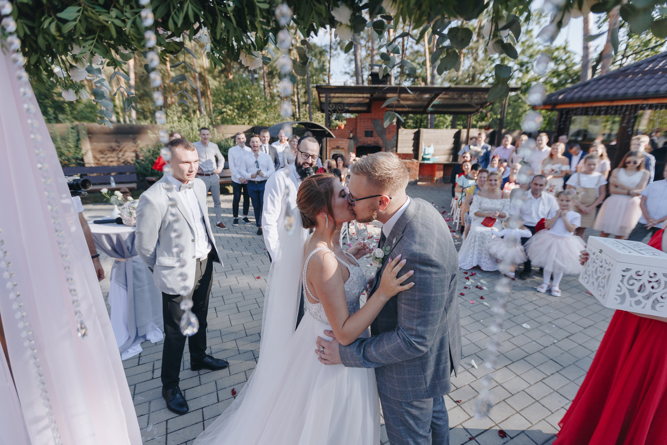 Свадебная фото и видео съёмка полного дня в Гомеле на усадьбе Качье. Свадебный семейный фотограф и видеограф Гомель Минск Беларусь Европа