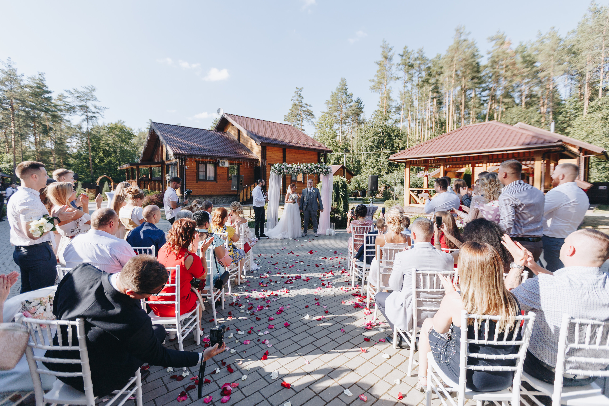 Свадебная фото и видео съёмка полного дня в Гомеле на усадьбе Качье. Свадебный семейный фотограф и видеограф Гомель Минск Беларусь Европа