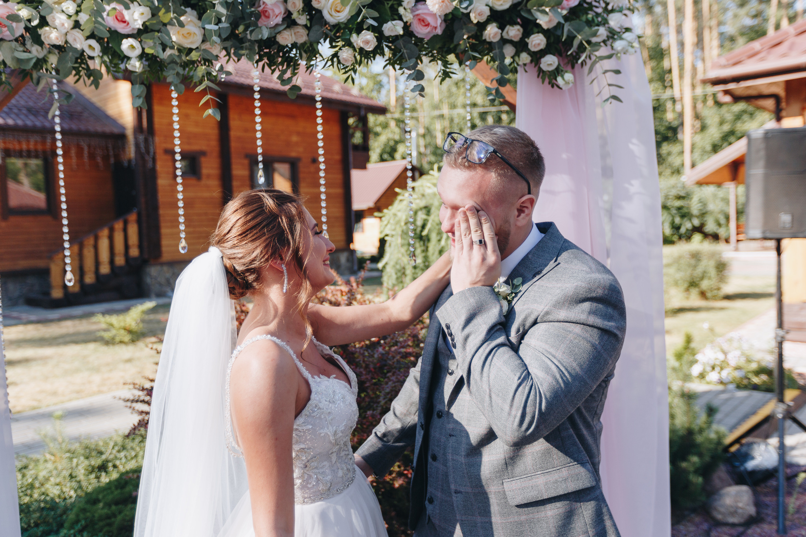Свадебная фото и видео съёмка полного дня в Гомеле на усадьбе Качье. Свадебный семейный фотограф и видеограф Гомель Минск Беларусь Европа