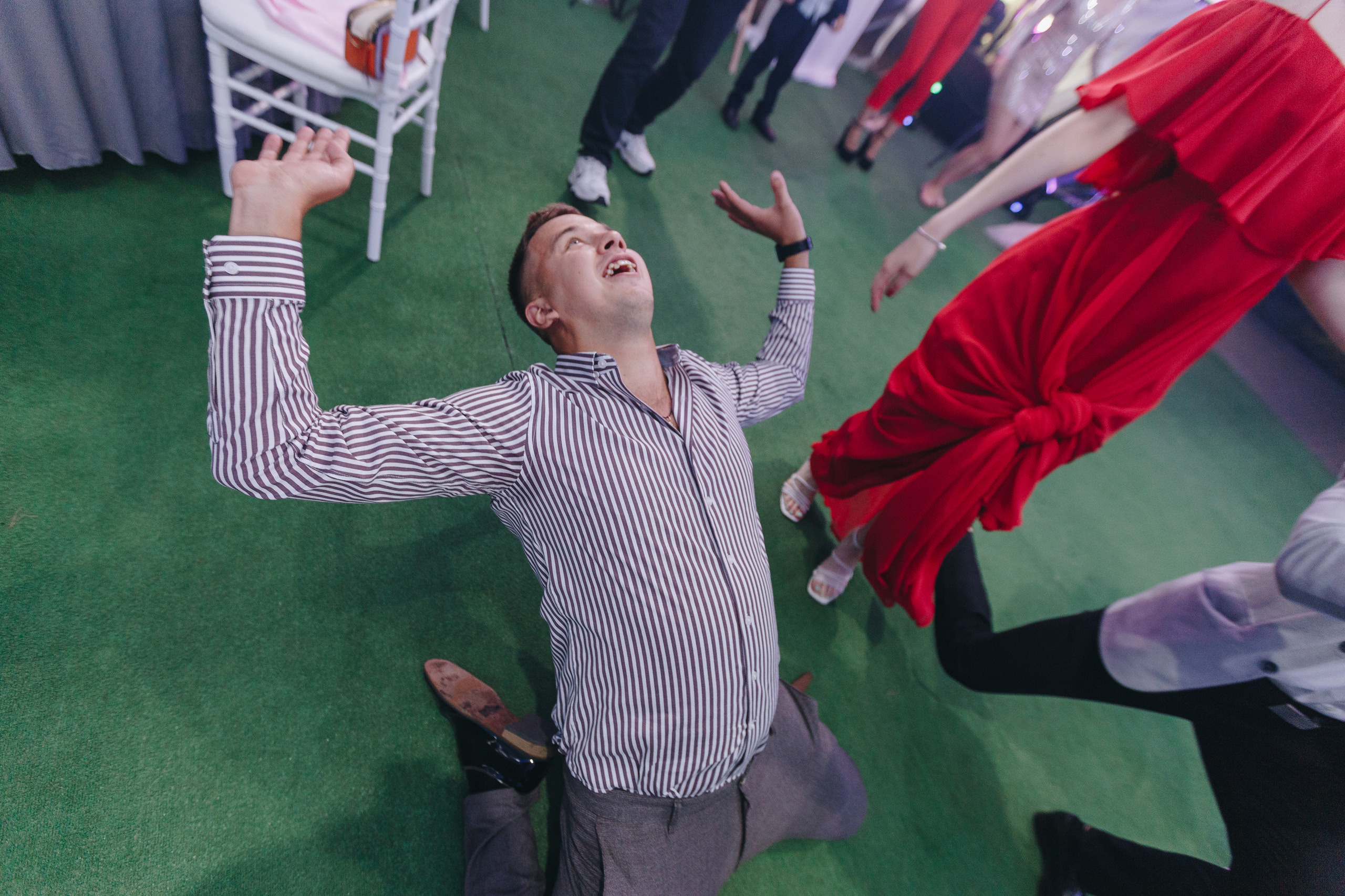 Свадебная фото и видео съёмка полного дня в Гомеле на усадьбе Качье. Свадебный семейный фотограф и видеограф Гомель Минск Беларусь Европа