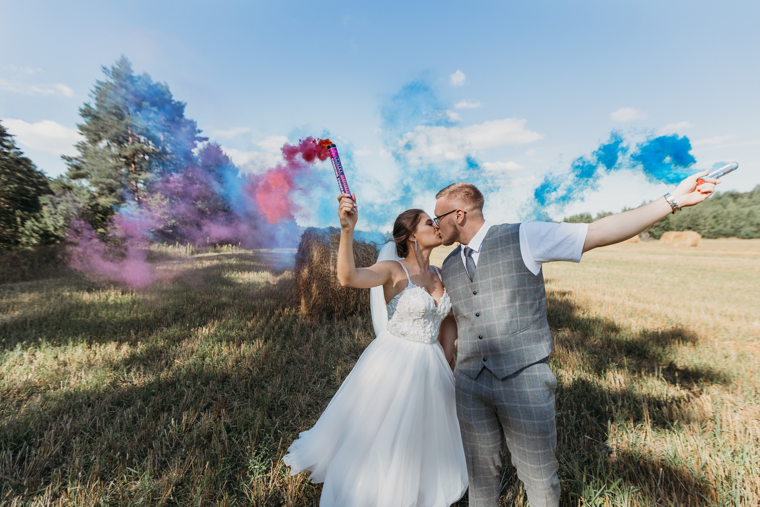 Свадебная фото и видео съёмка полного дня в Гомеле на усадьбе Качье. Свадебный семейный фотограф и видеограф Гомель Минск Беларусь Европа