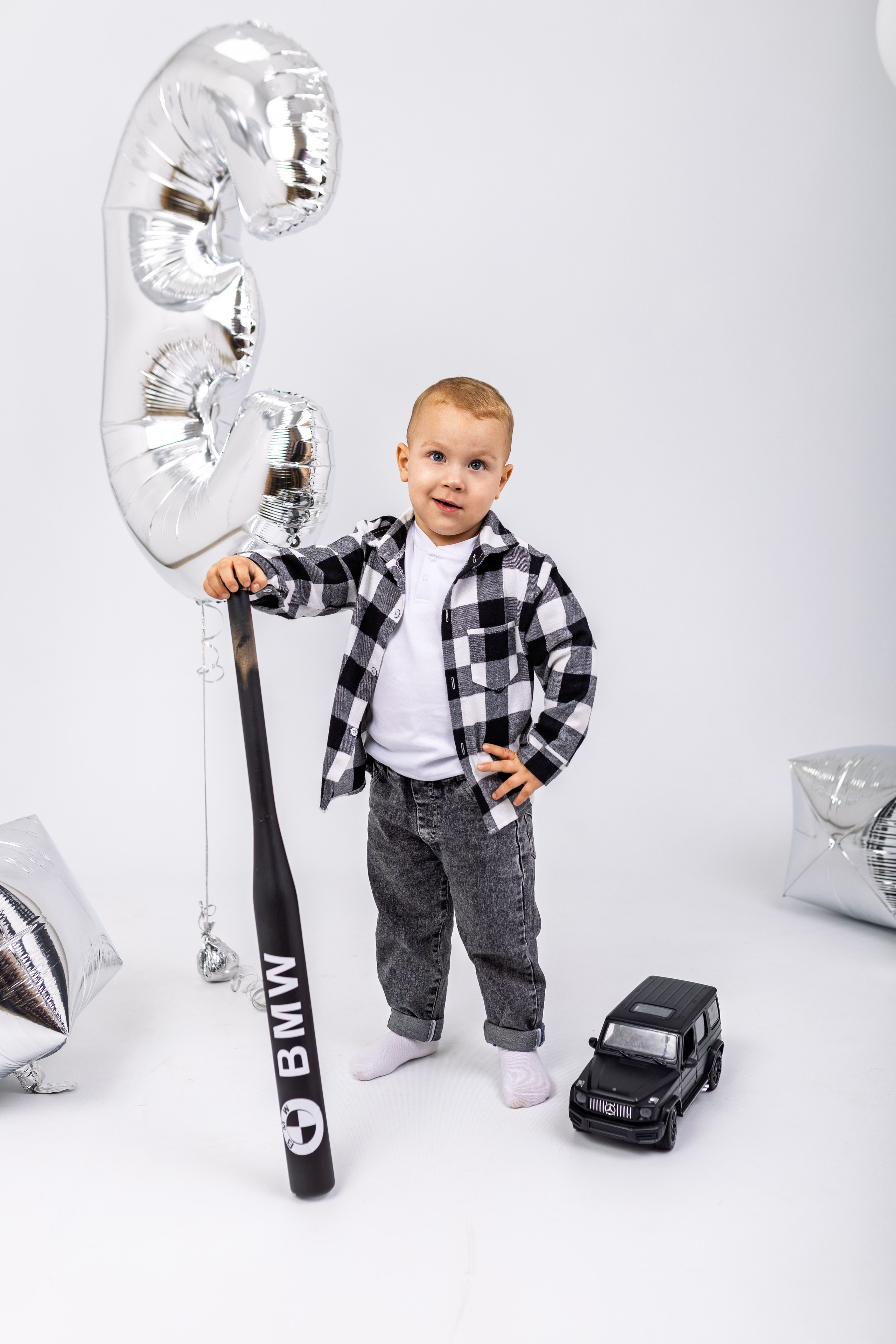 Семейная фотосессия в студии Гуково Ростовская область фотограф Григорий Новиков фотовидео съёмка novikov.foto. Фотограф Гуково Григорий Новиков novikov.foto