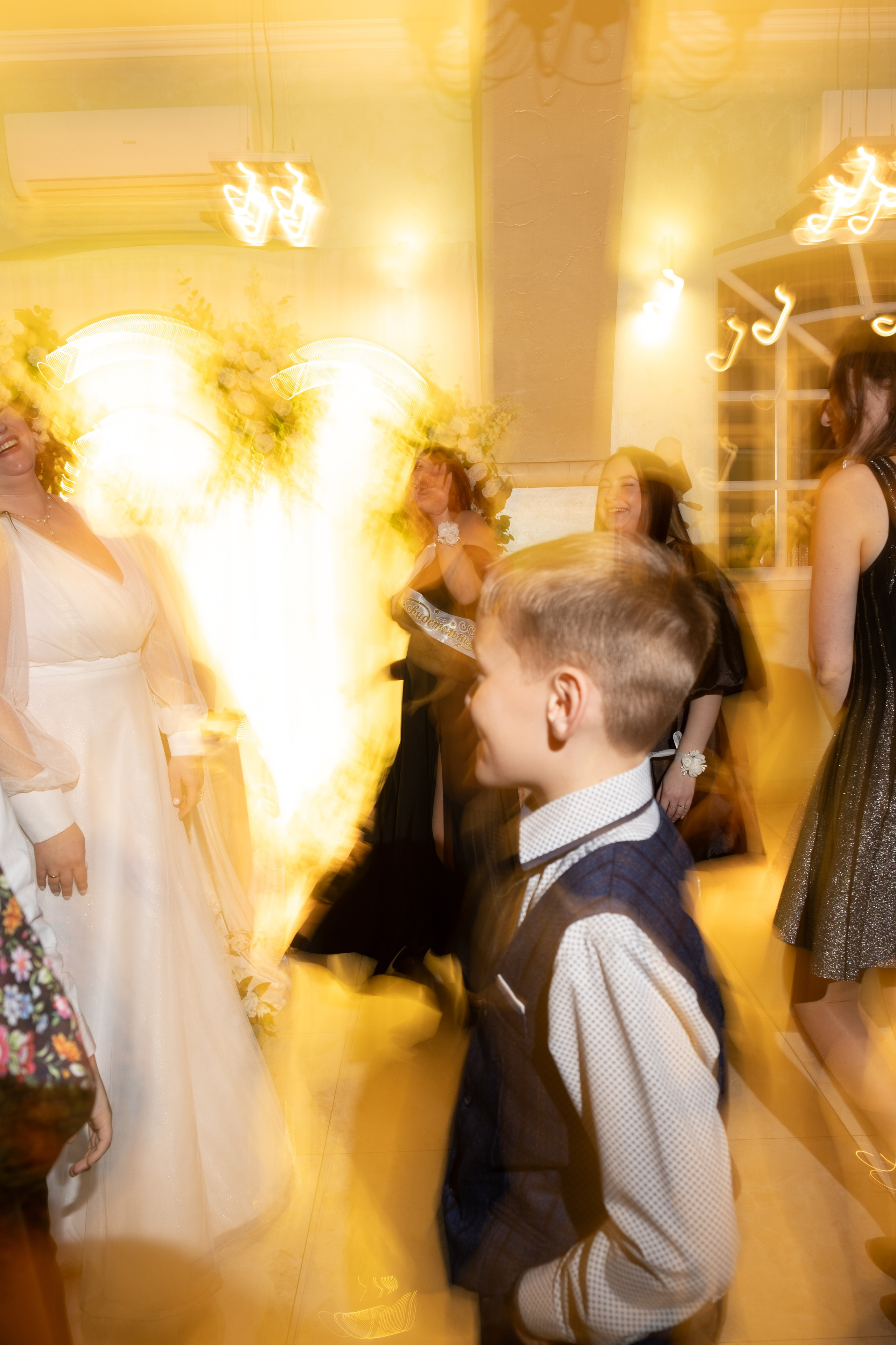 Гостиница Севастополь. Свадебная фотосессия Новый Херсонес. Профессиональная фотосъемка в Крыму. Натуральные эмоции и живые кадры. Забронируйте дату прямо сейчас!