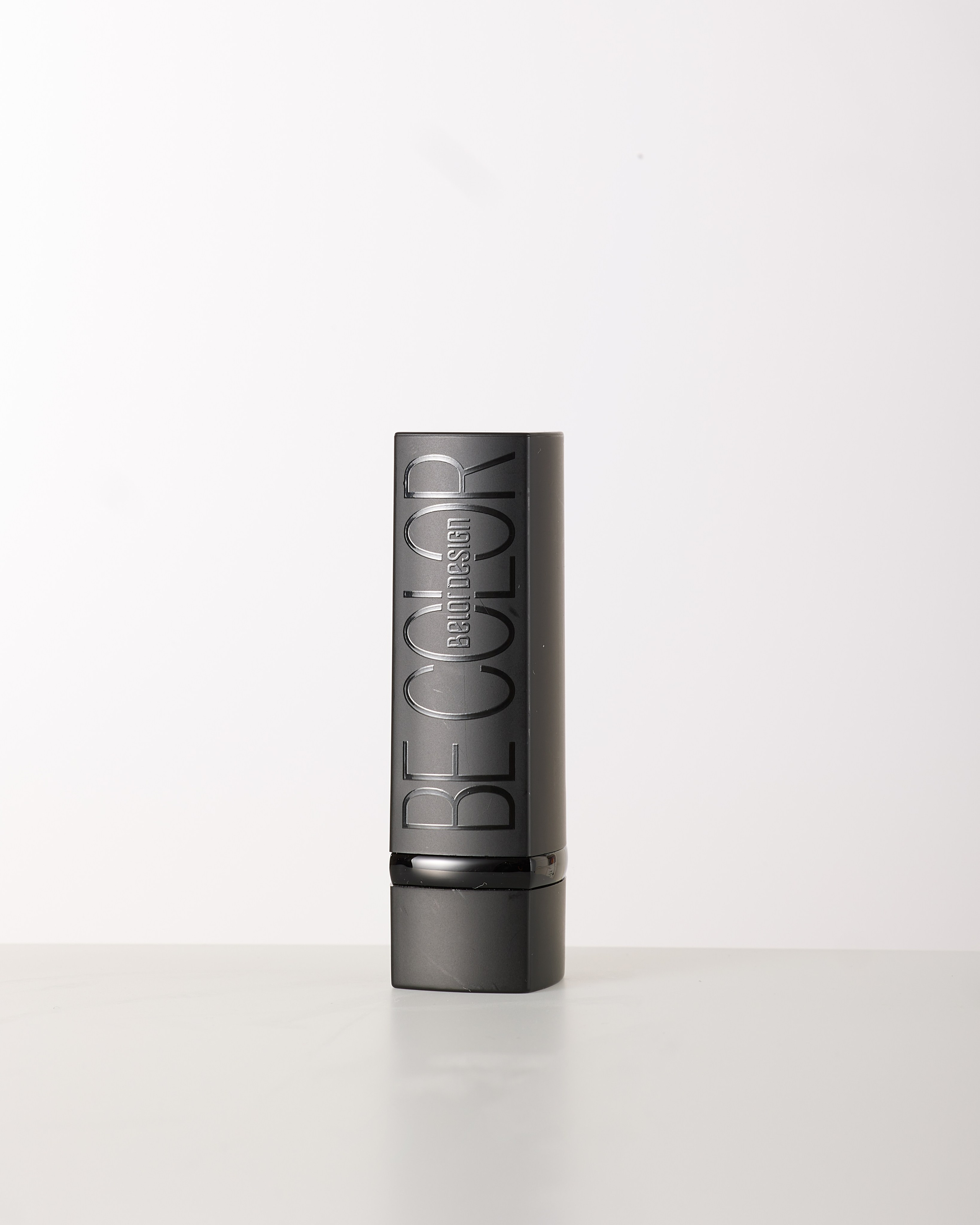 Каталог на белом. Ретушер Лена Аткина