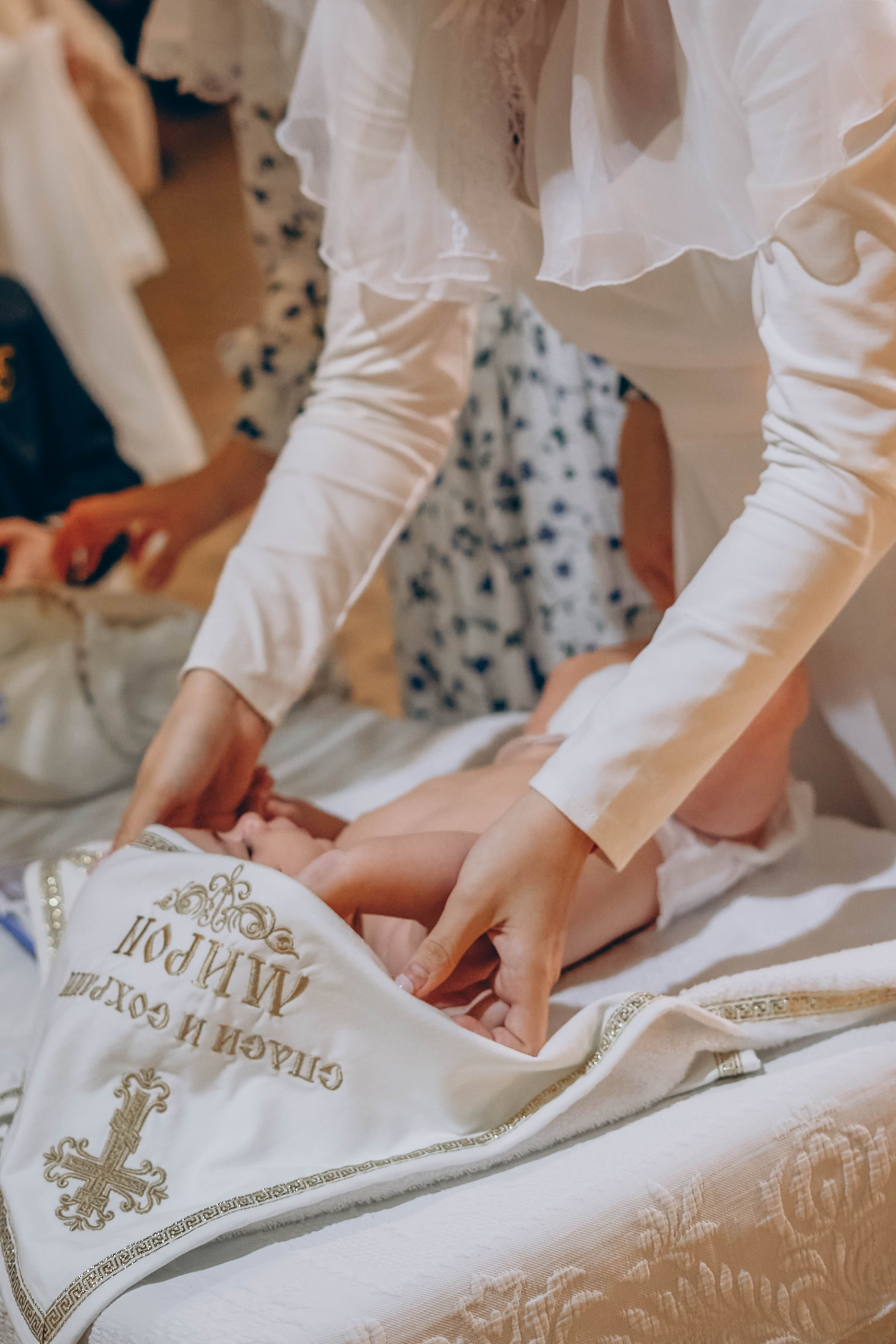 Таинство крещения Мирона