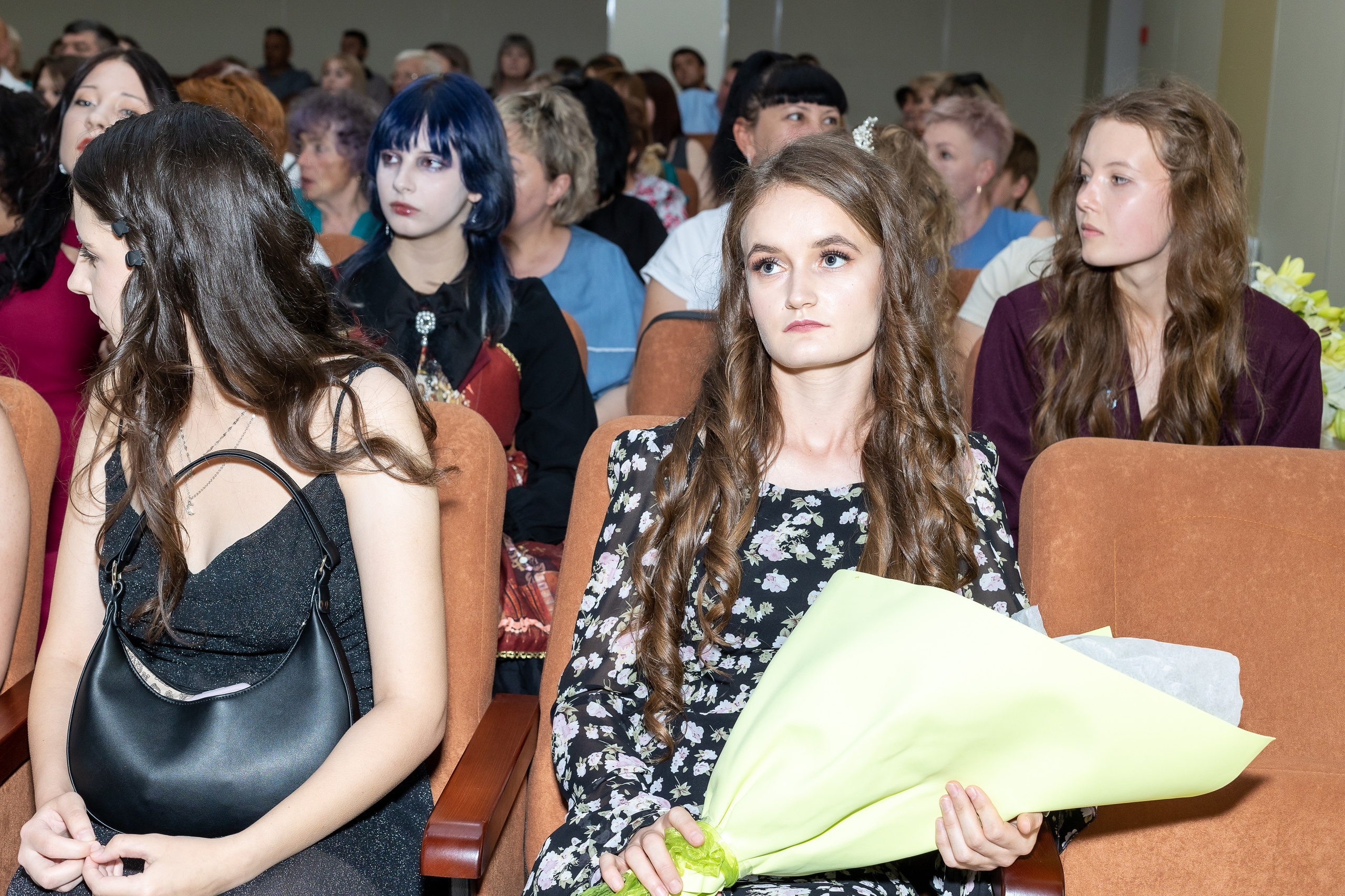 Вручение аттестата 2025. Выпускные альбомы Майкоп, Краснодар Елена Золотарева