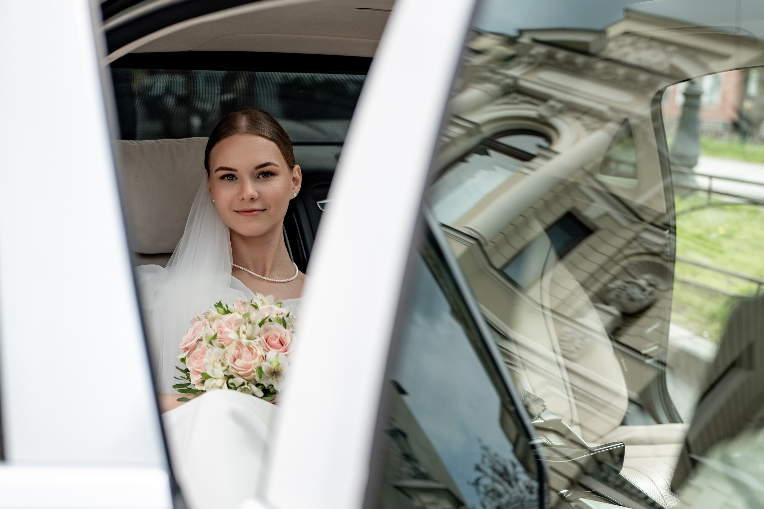 Свадебная фотосессия во дворце 2 на Фурштадской. Свадебный фотограф Александр Невский в Санкт-Петербурге