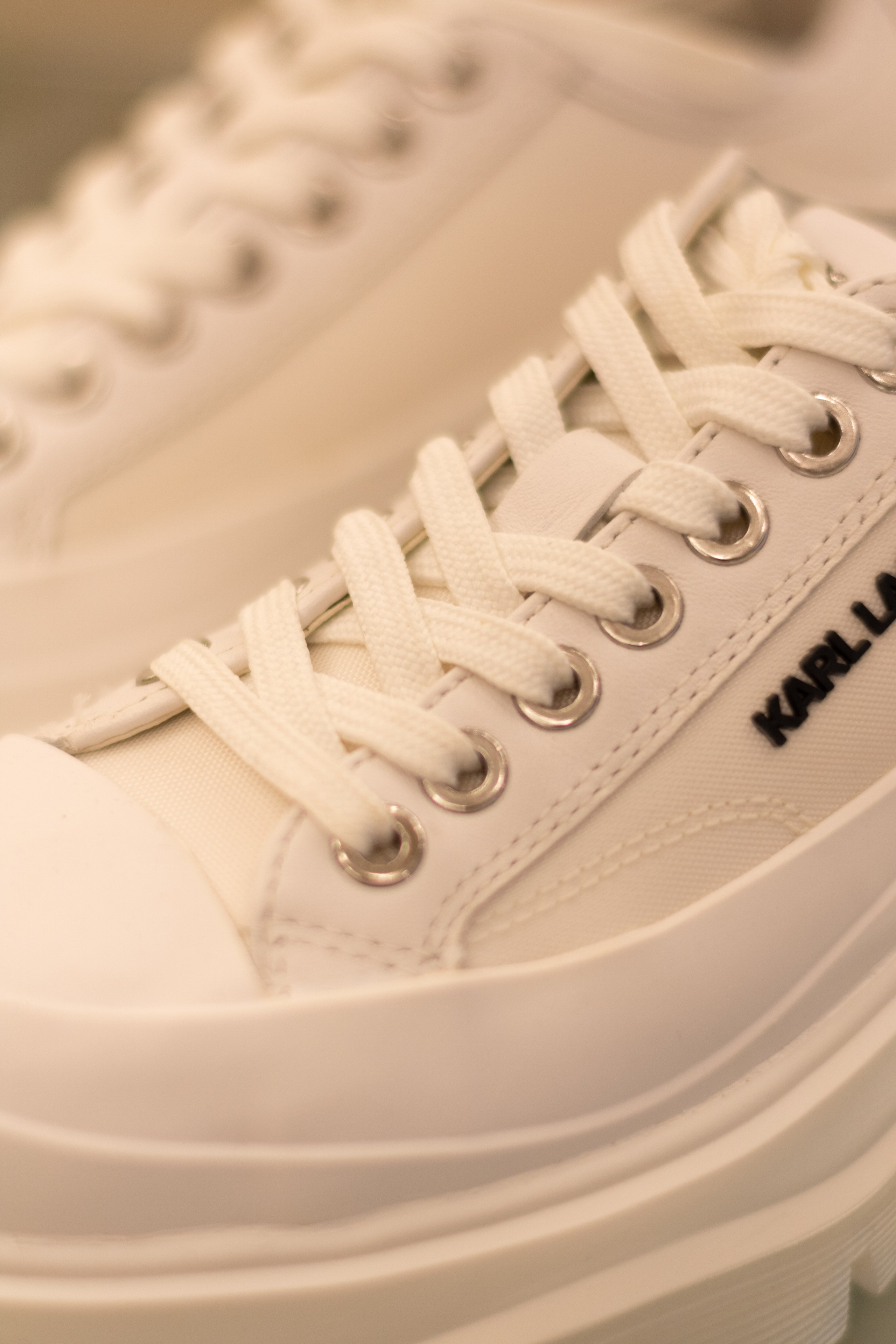 Для организаций. Предметная фотосессия для обувного магазина Capsula. Фотограф/видеограф Богдан Голованов