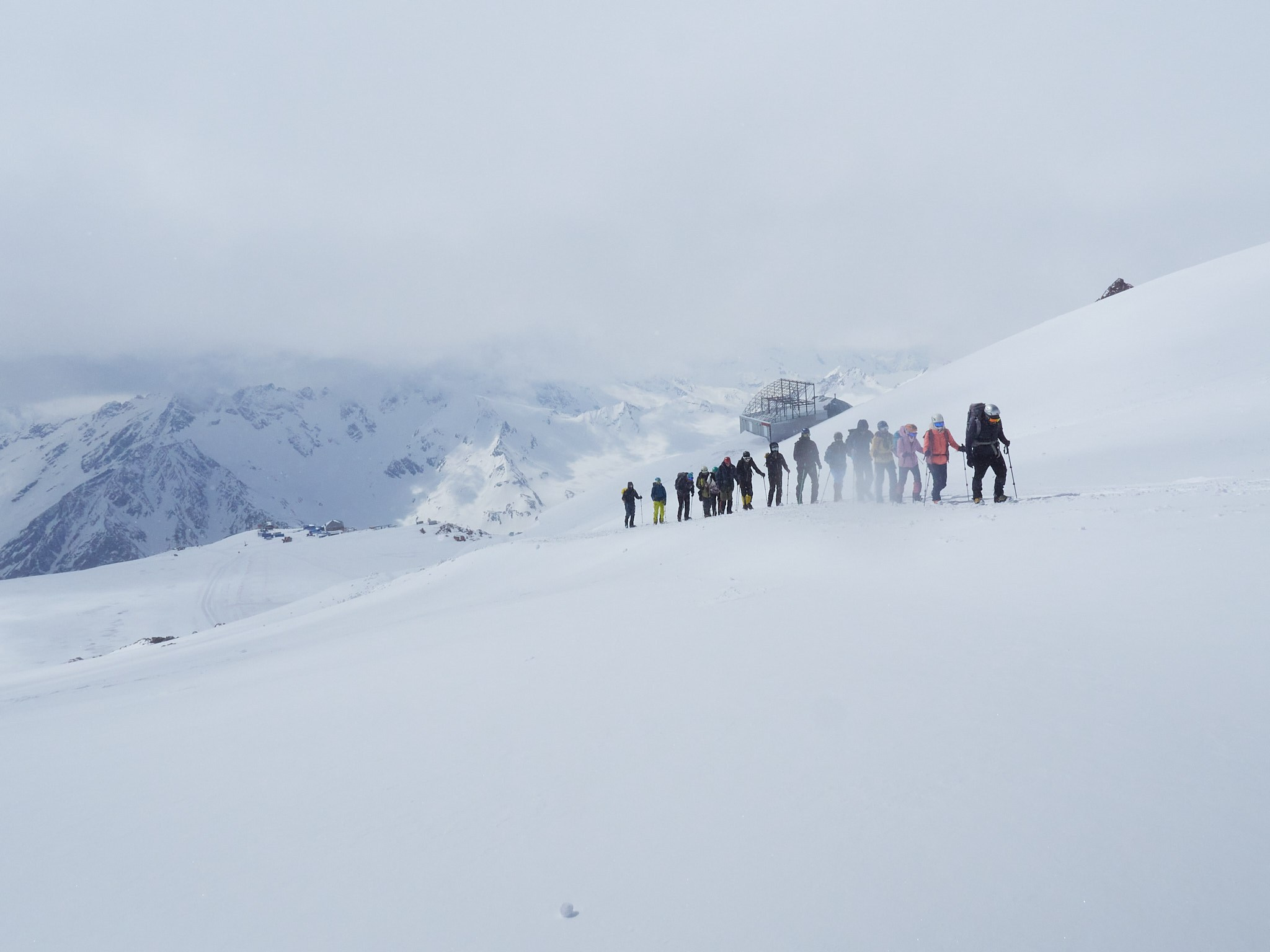 19.04 съемка на Эльбрусе: Выход на скалы Пастухова. Горный, высотный Фотограф на Эльбрусе Георгий