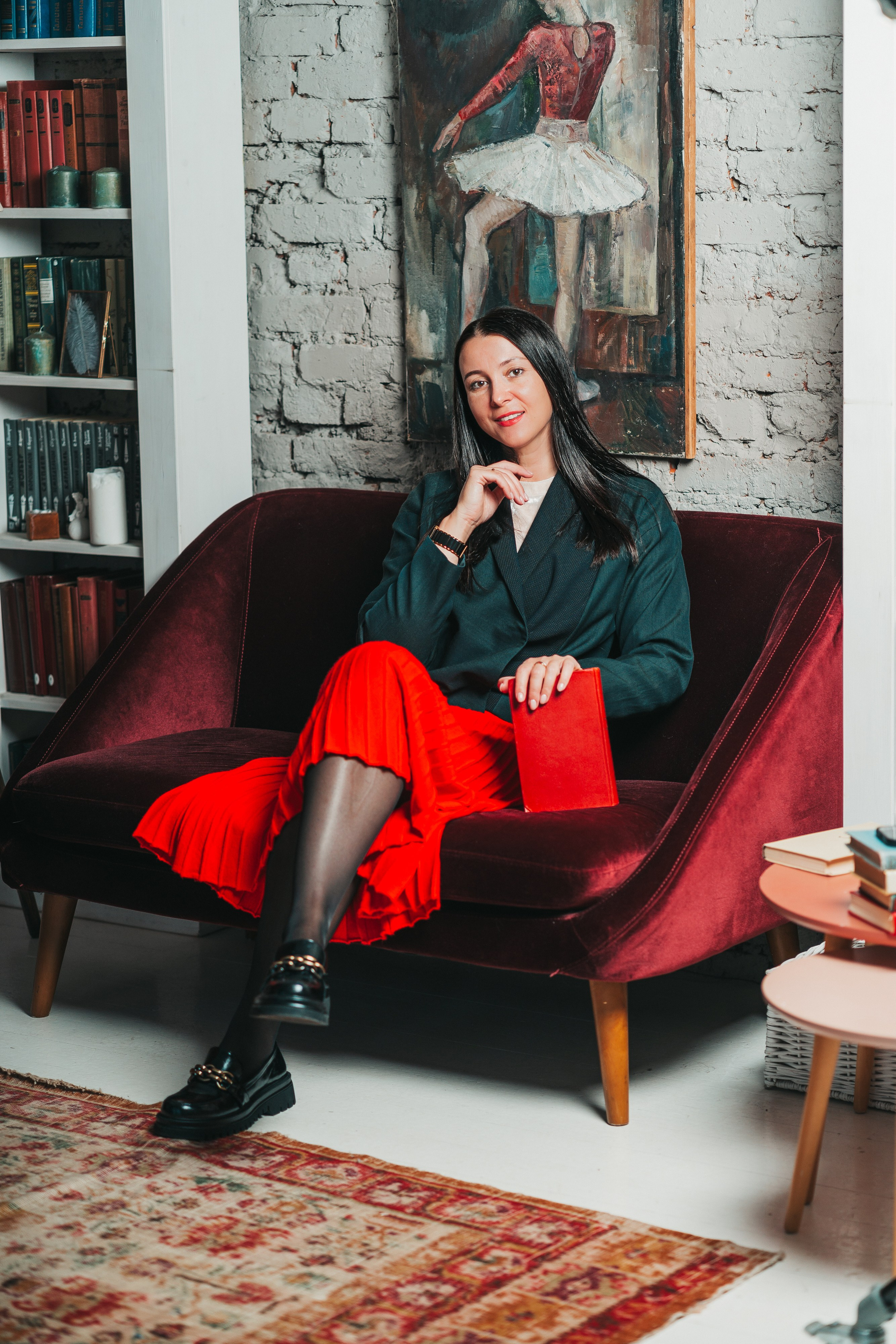 Женский портрет. Школьные альбомы и альбомы для детского сада. Юлия Осипова. Москва