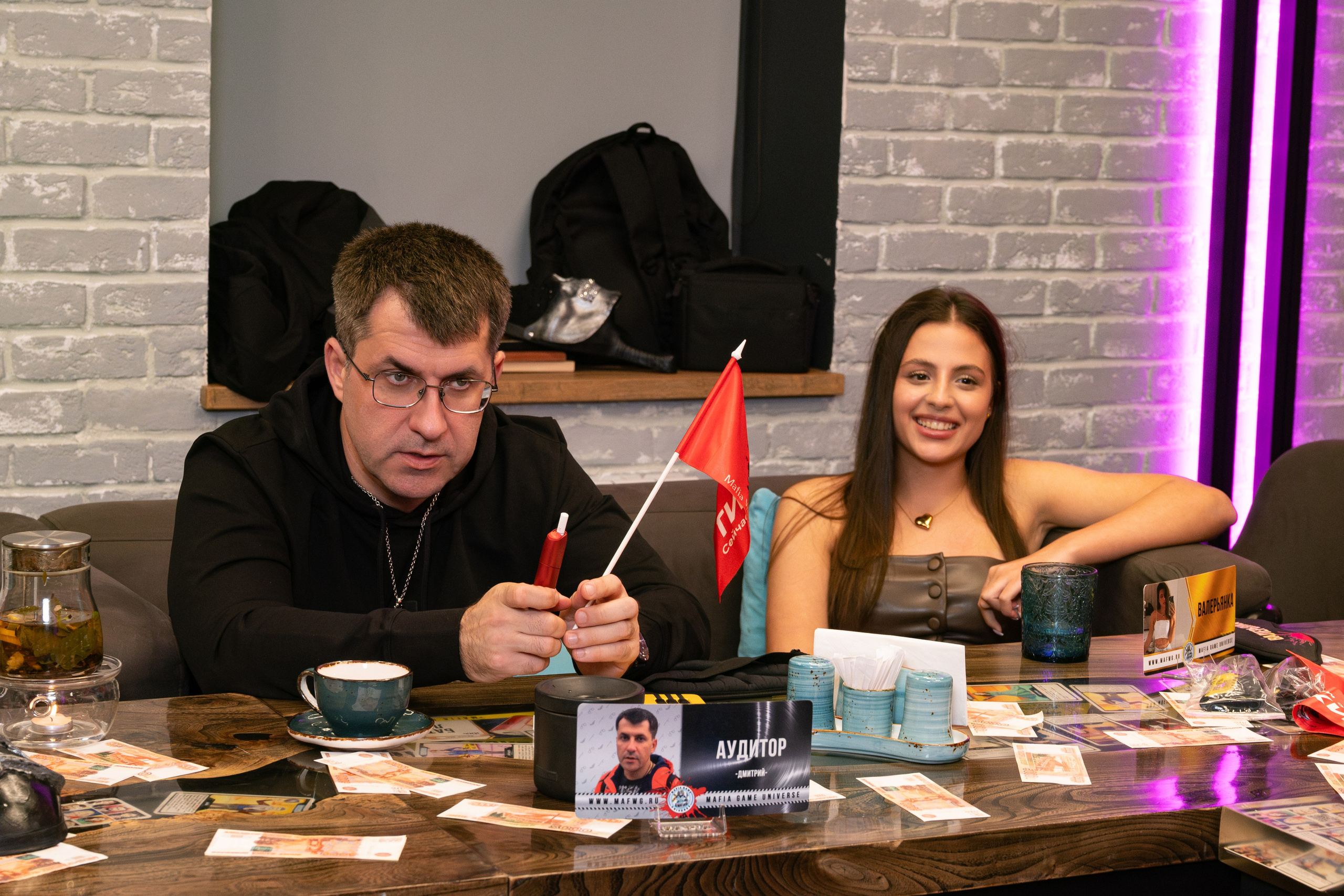Репортаж на турнире по игре Мафия в «Мятном еноте». Фотограф мероприятий в Москве