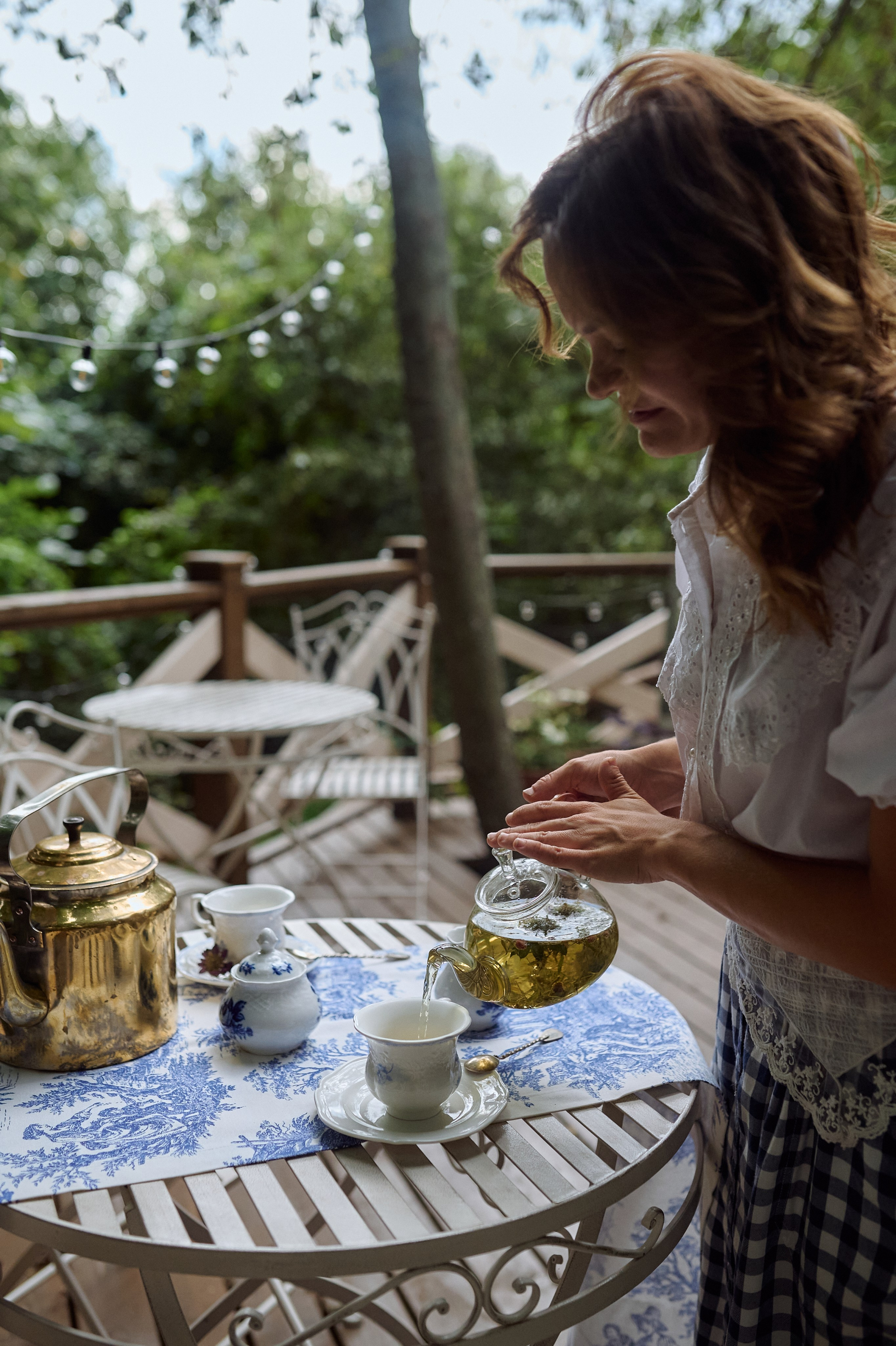 Алёна и Рада в Чайной. Семейный и свадебный lifestyle-фотограф в Москве Мария Петрова