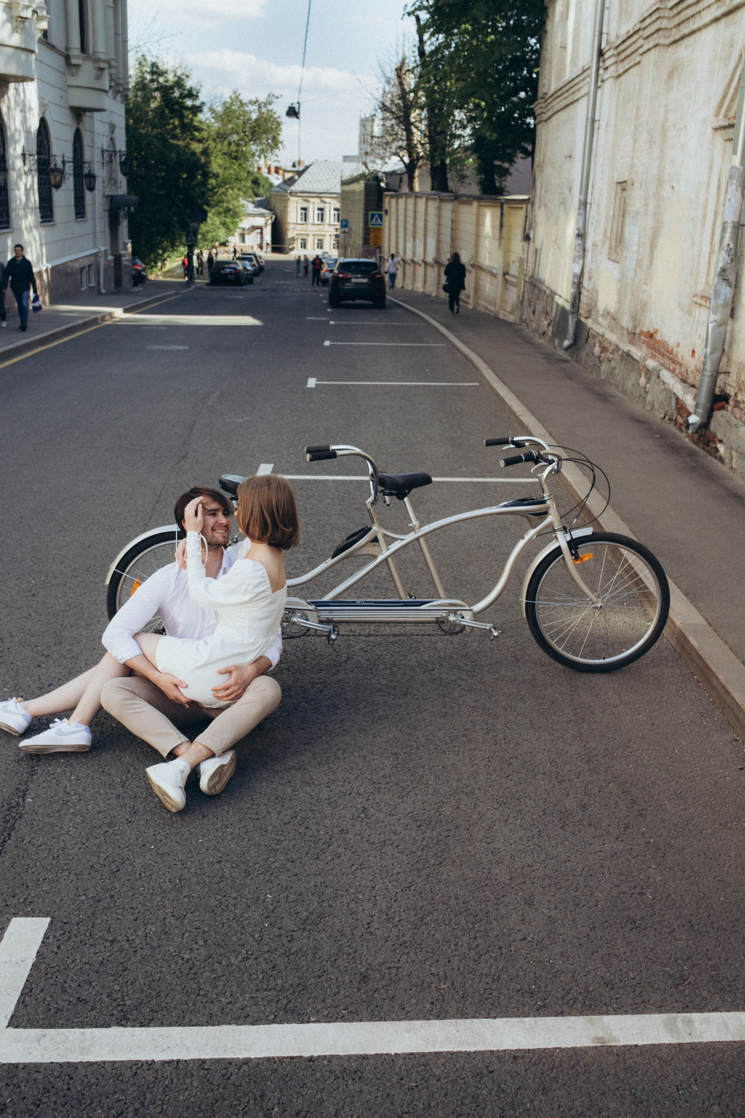 A date on a bicycle. Wedding and family photographer