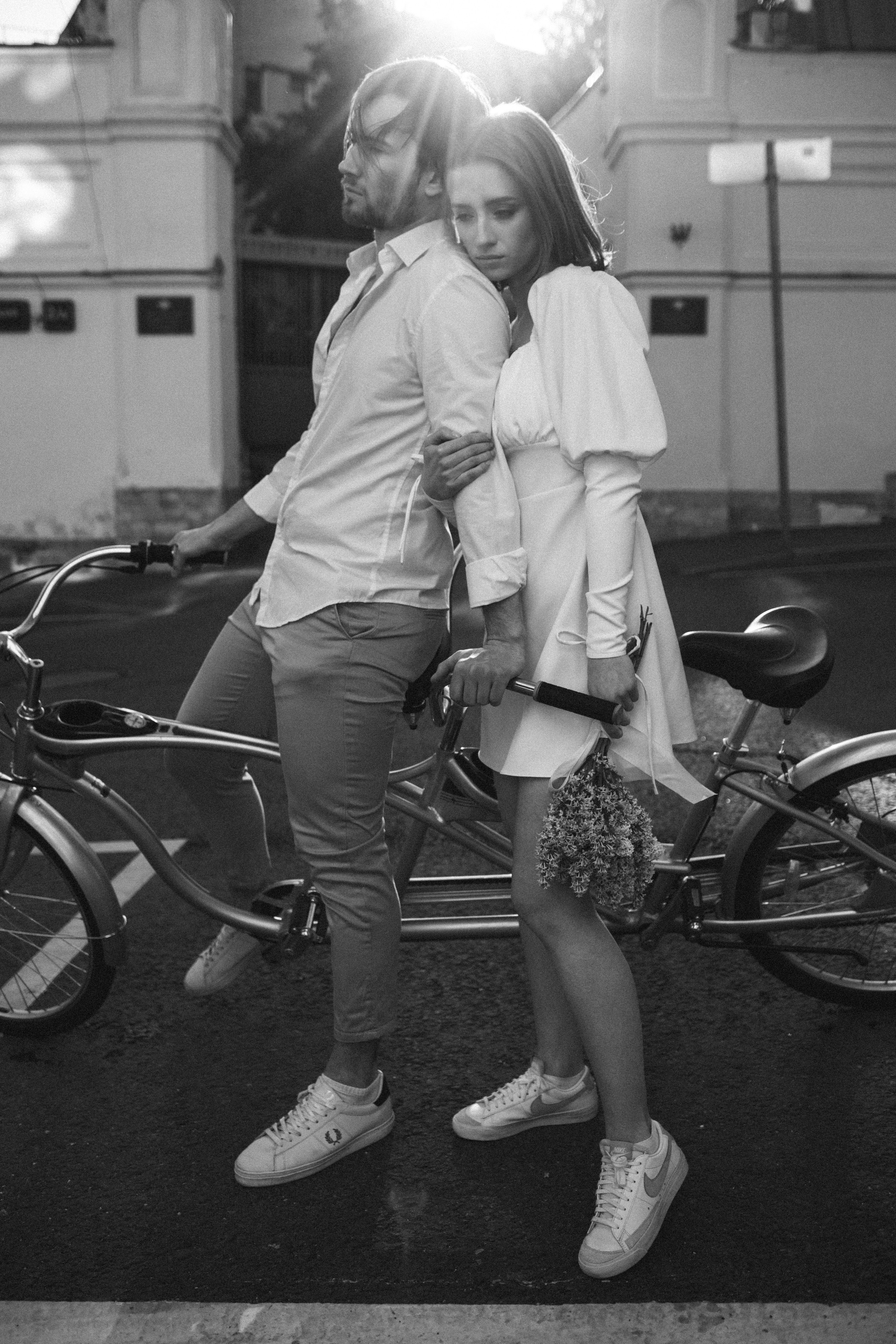 A date on a bicycle. Wedding and family photographer