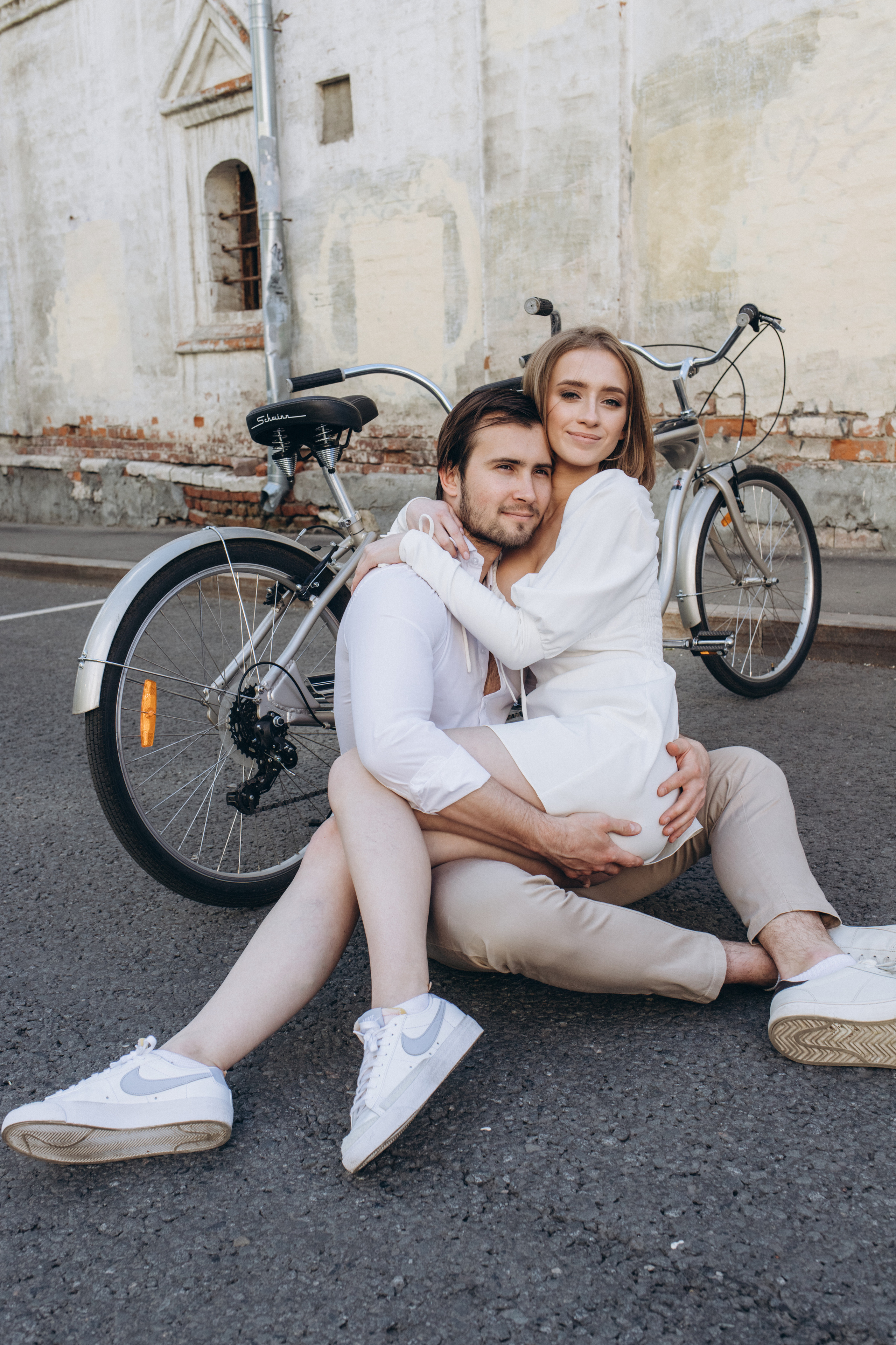 A date on a bicycle. Wedding and family photographer