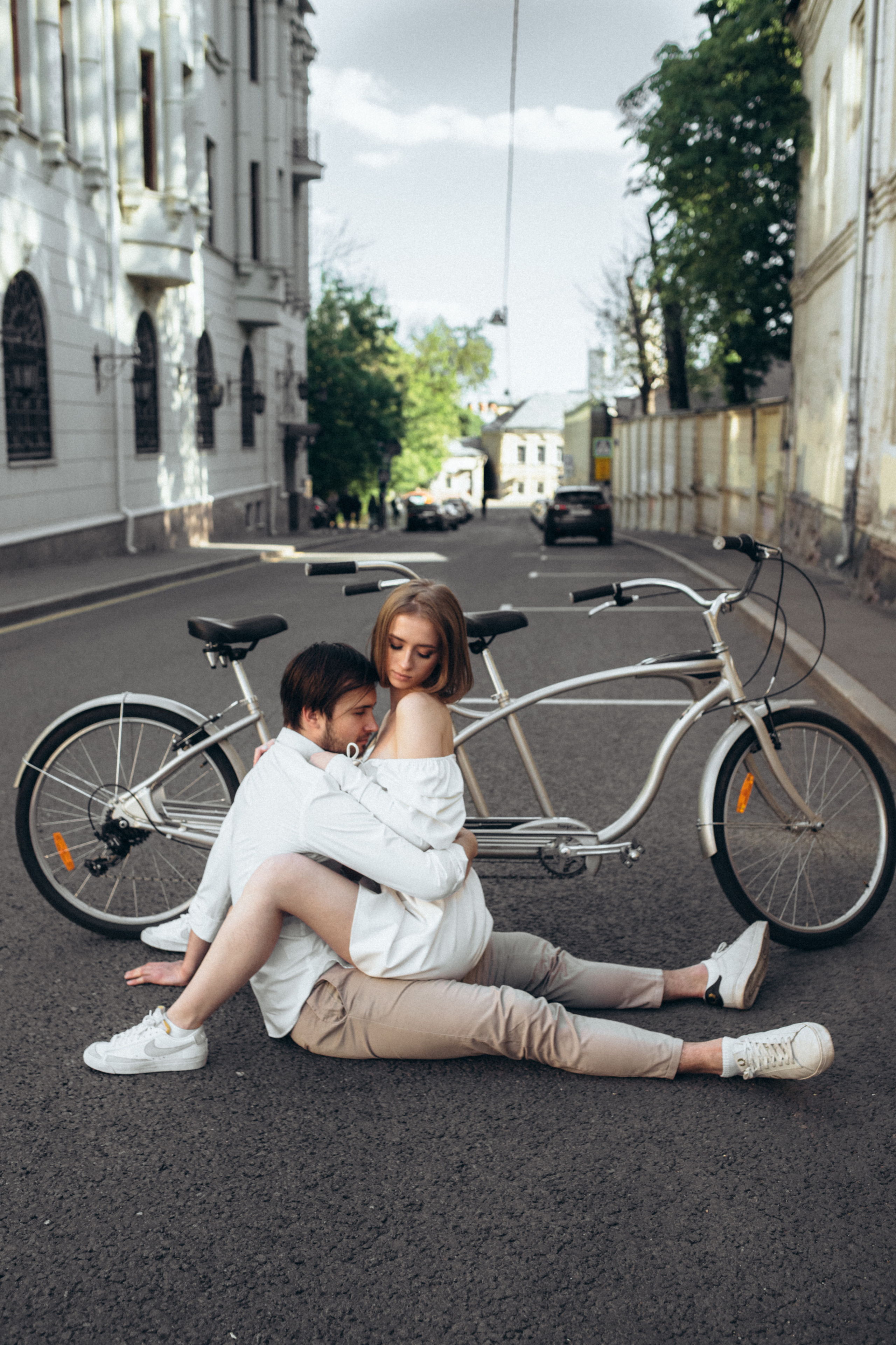 A date on a bicycle. Wedding and family photographer