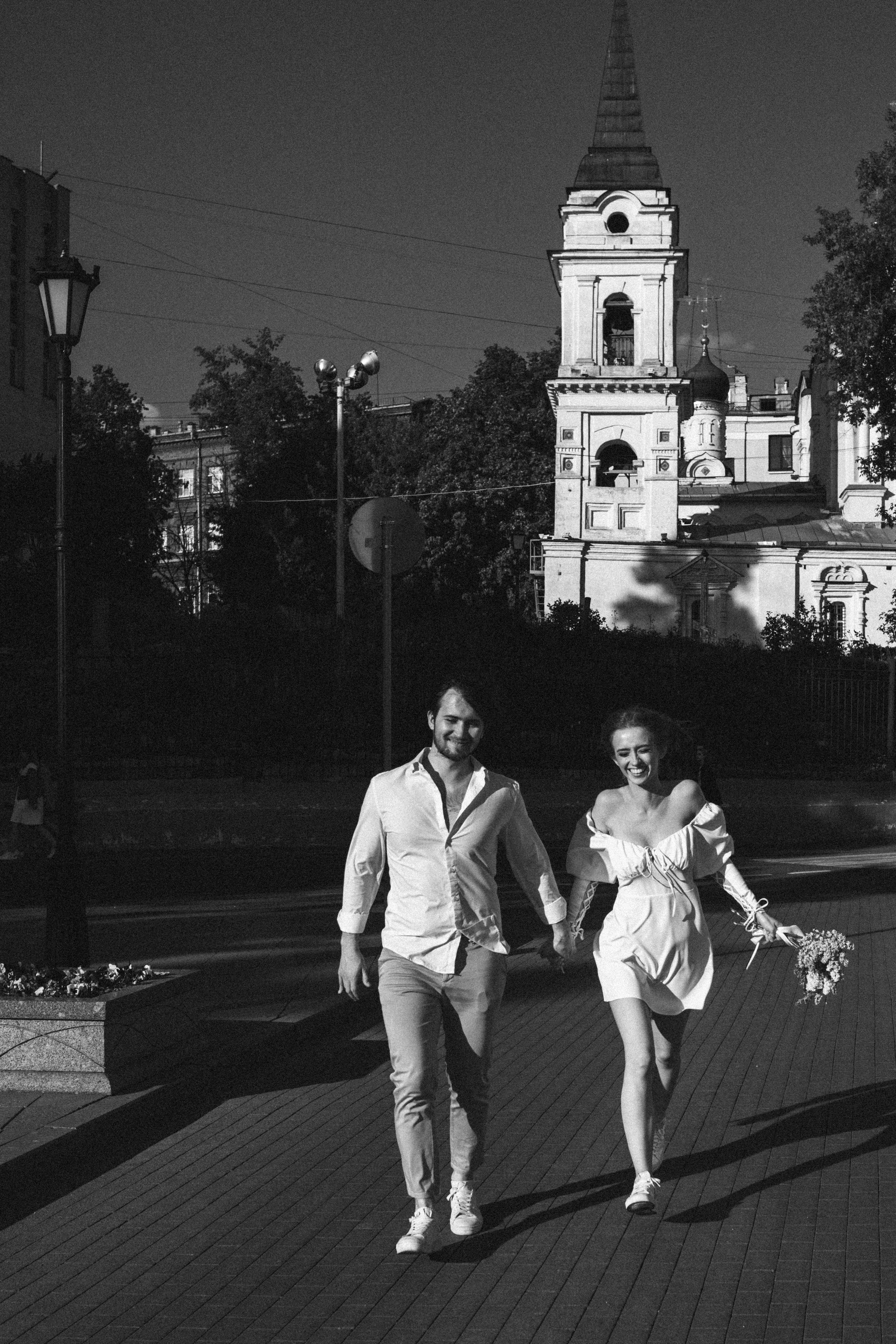A date on a bicycle. Wedding and family photographer