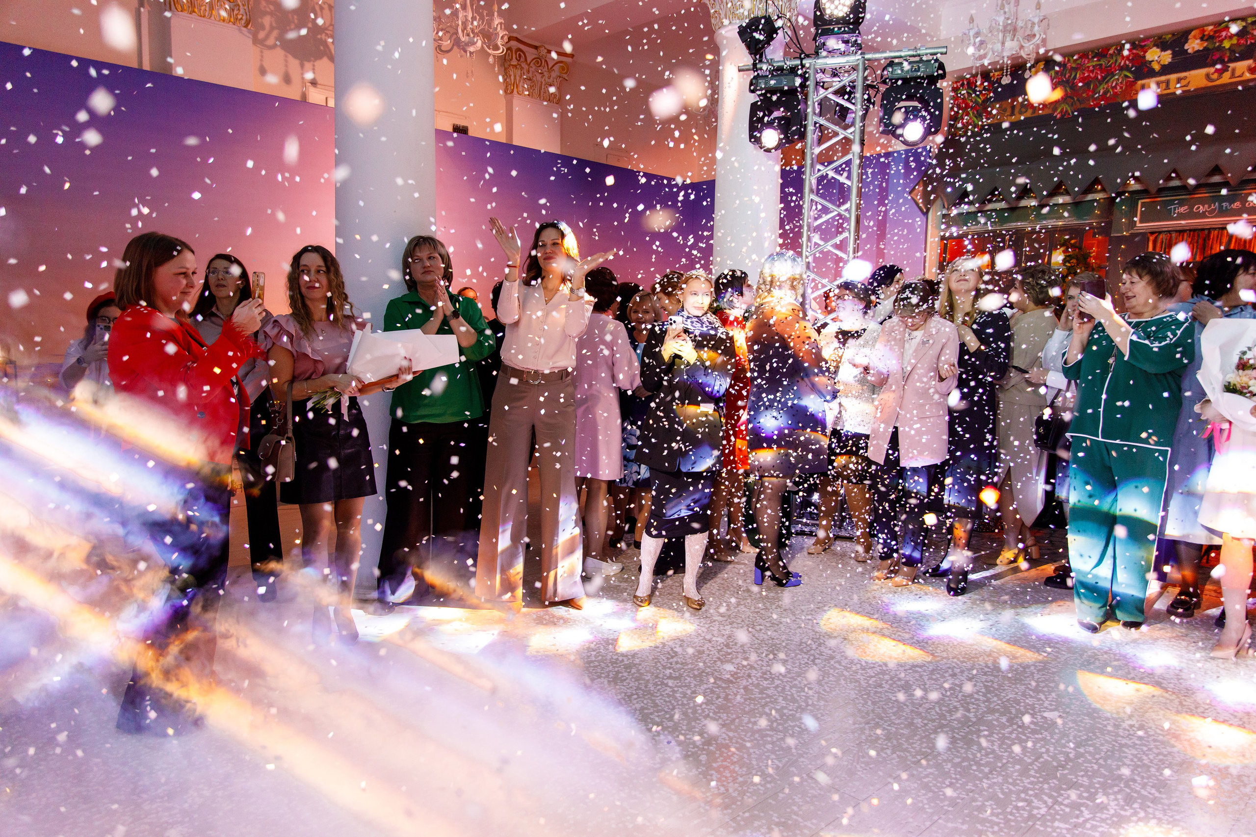 Награждение победителя конкурса «Учитель Года» г. Горнозаводск. Фотограф Дмитрий Молчанов | Фотограф Пермь | Фотограф